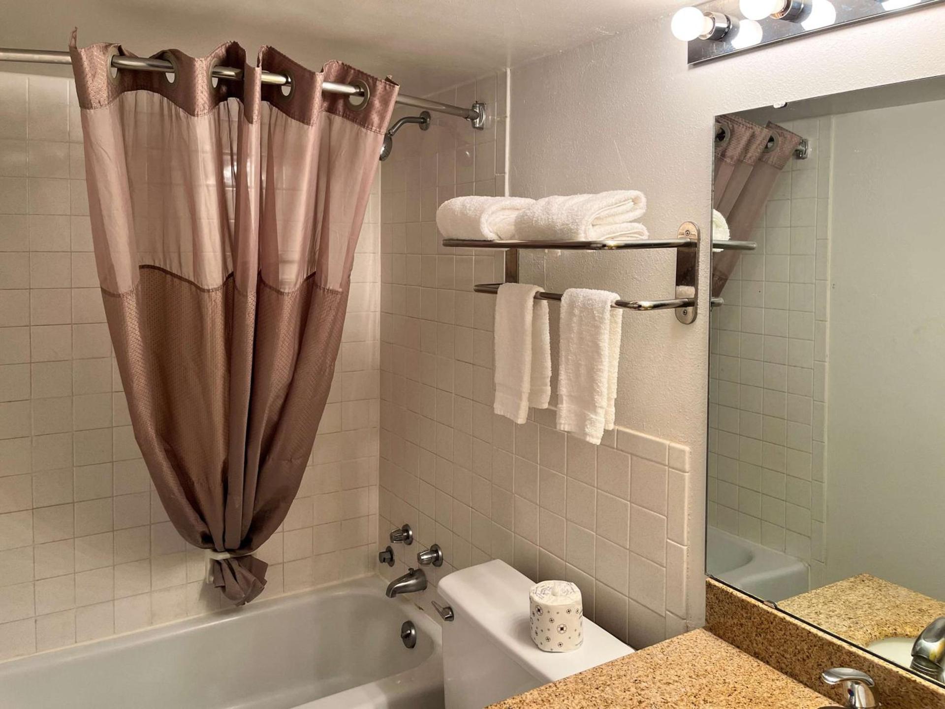 Studio 6 Suites Clarion, PA photo 8