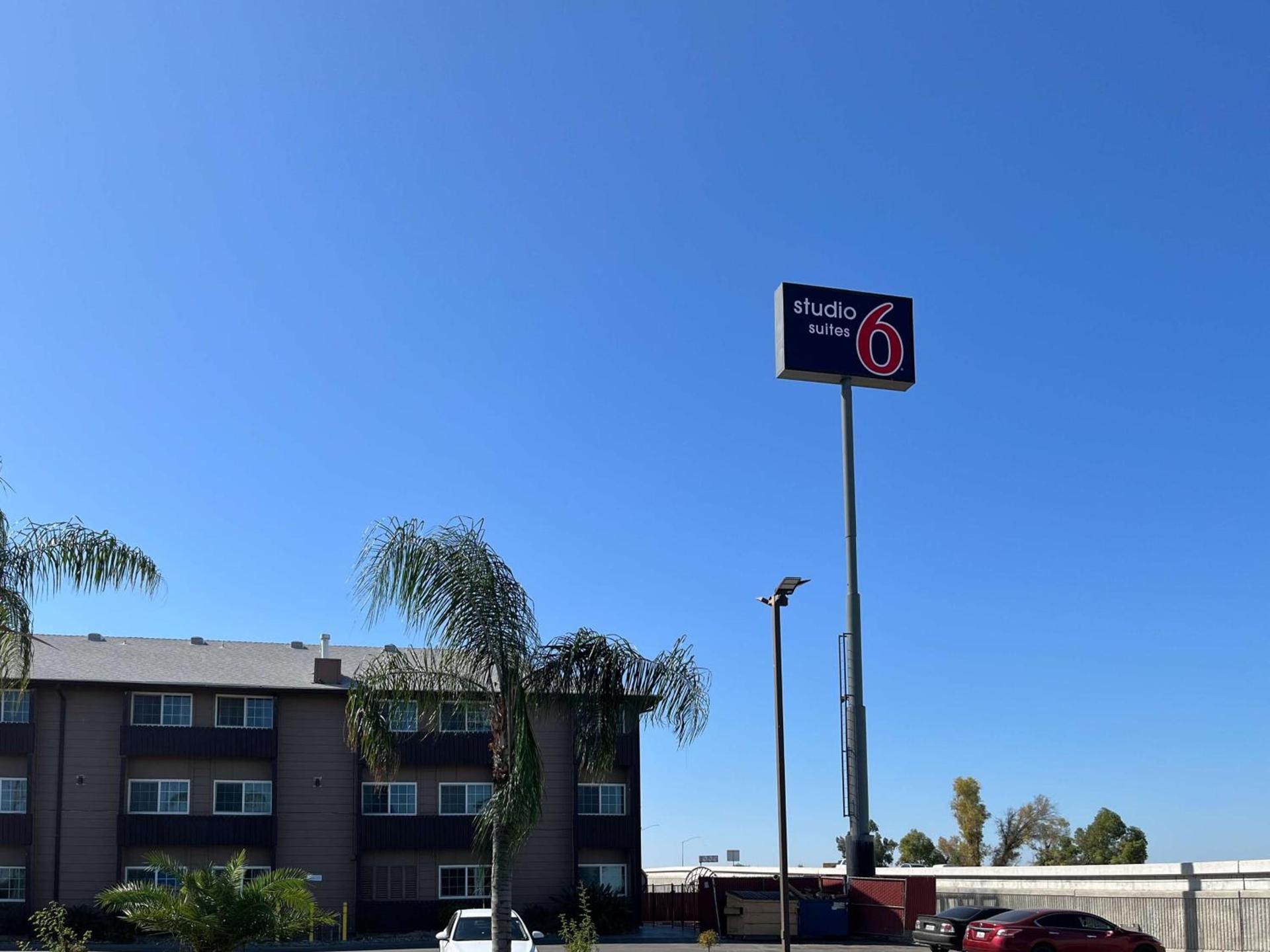 Studio 6 Suites Delano, CA — hotel in Delano