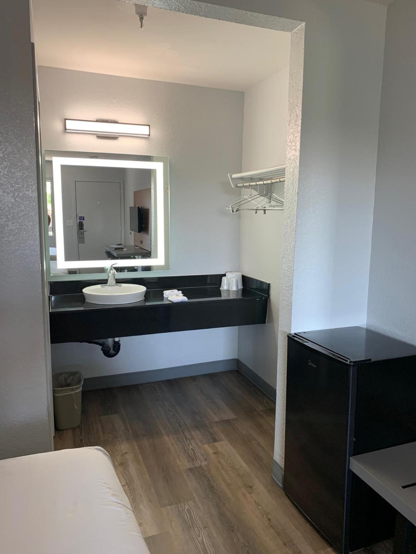 Motel 6-Santa Ana, CA photo 40