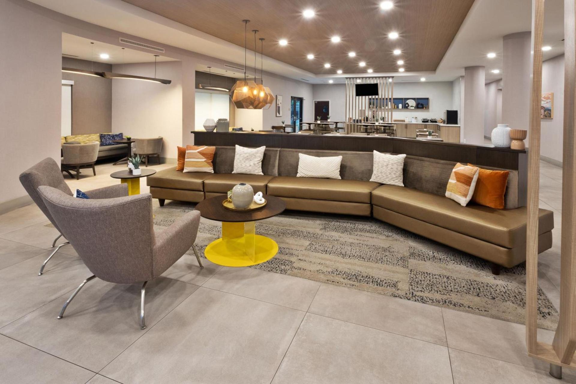 SpringHill Suites Birmingham Colonnade photo 2