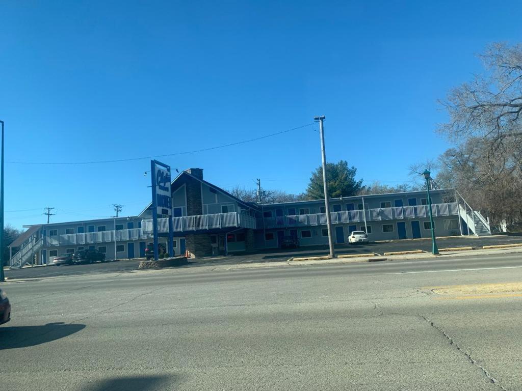 Clayton House Motel photo 4