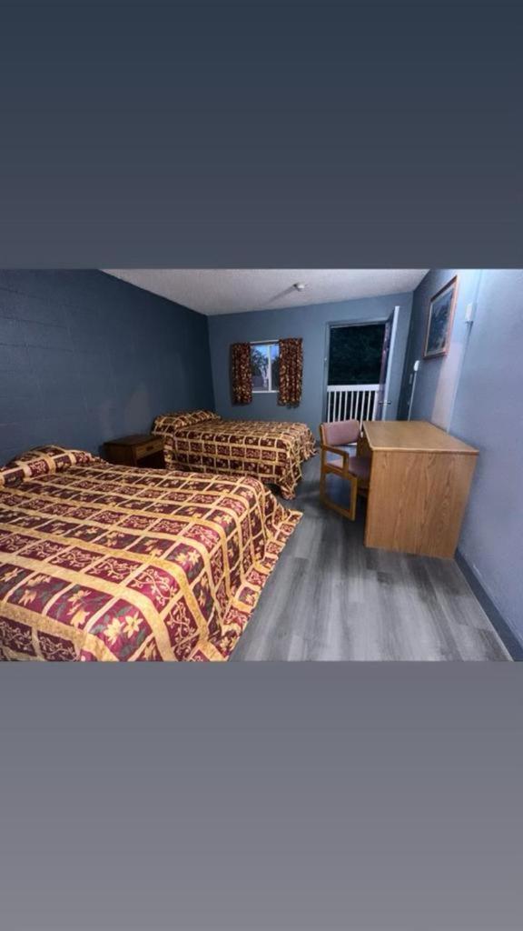 Clayton House Motel photo 5
