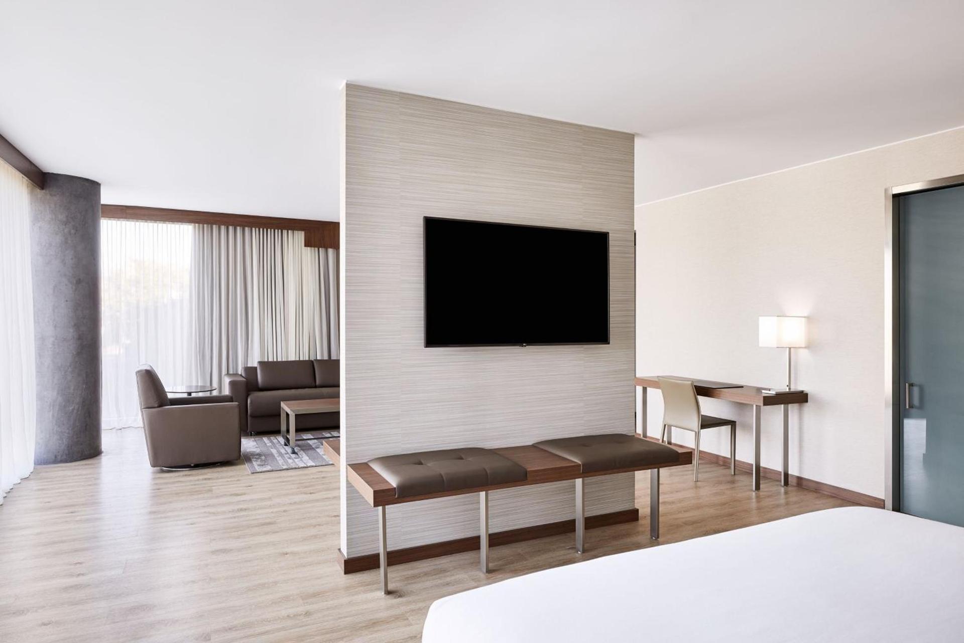 AC Hotel Phoenix Biltmore photo 9