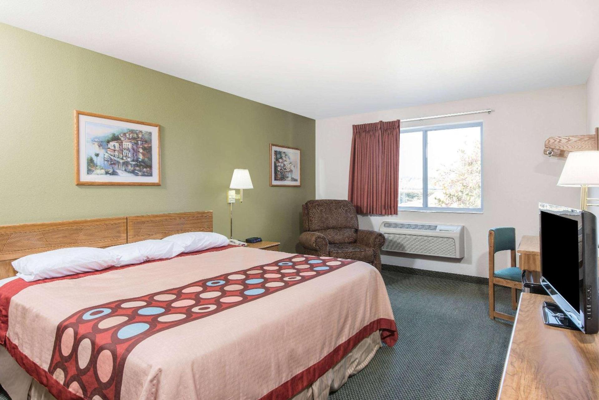 Super 8 by Wyndham West Middlesex/Sharon Area photo 4
