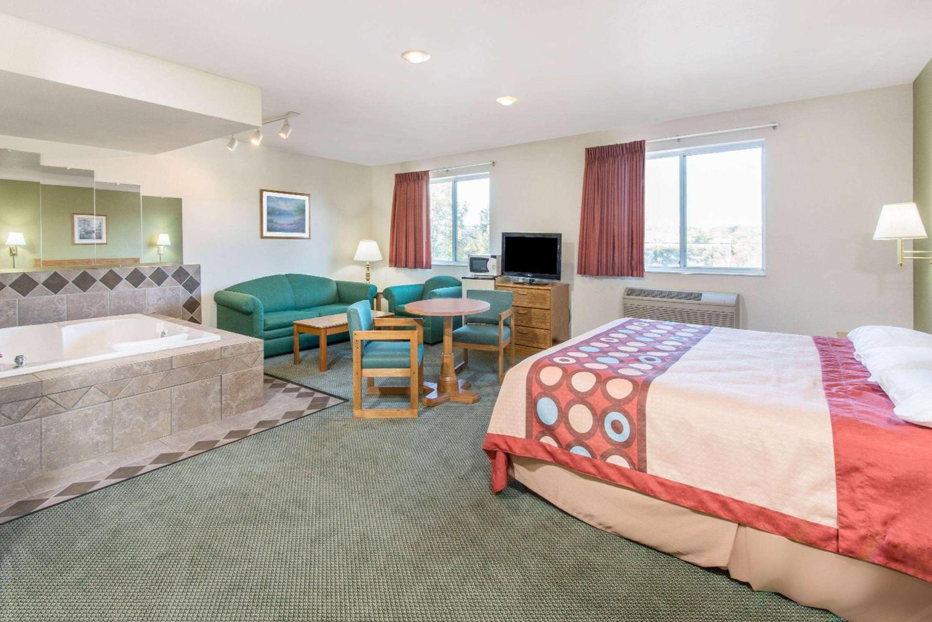 Super 8 by Wyndham West Middlesex/Sharon Area photo 13