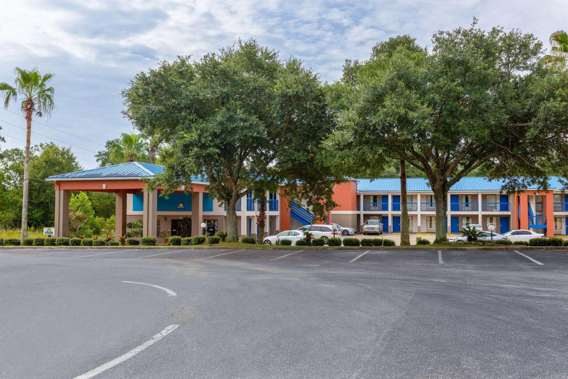 Days Inn by Wyndham Chipley photo 4