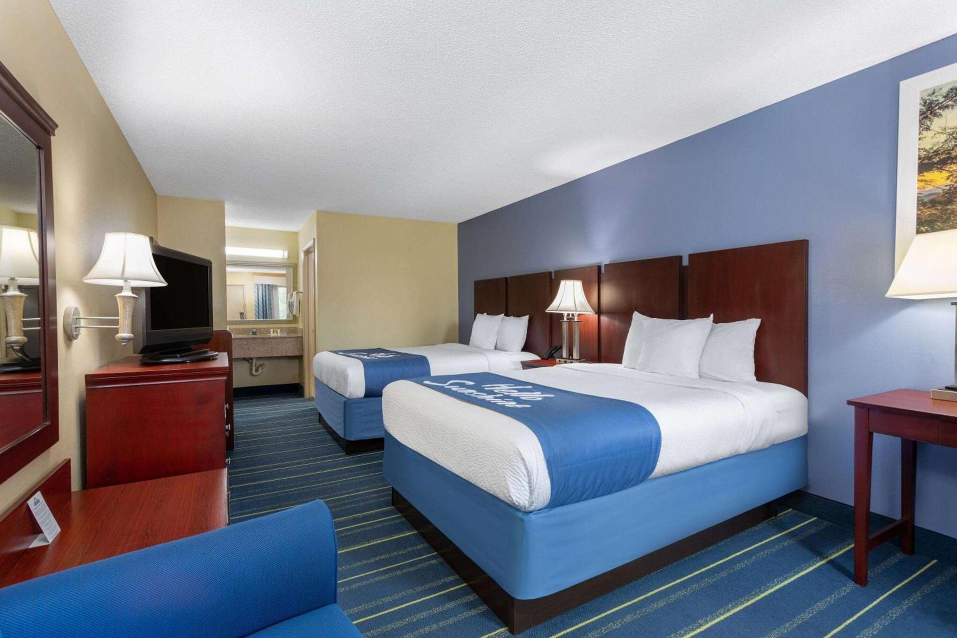 Days Inn by Wyndham Chipley photo 11