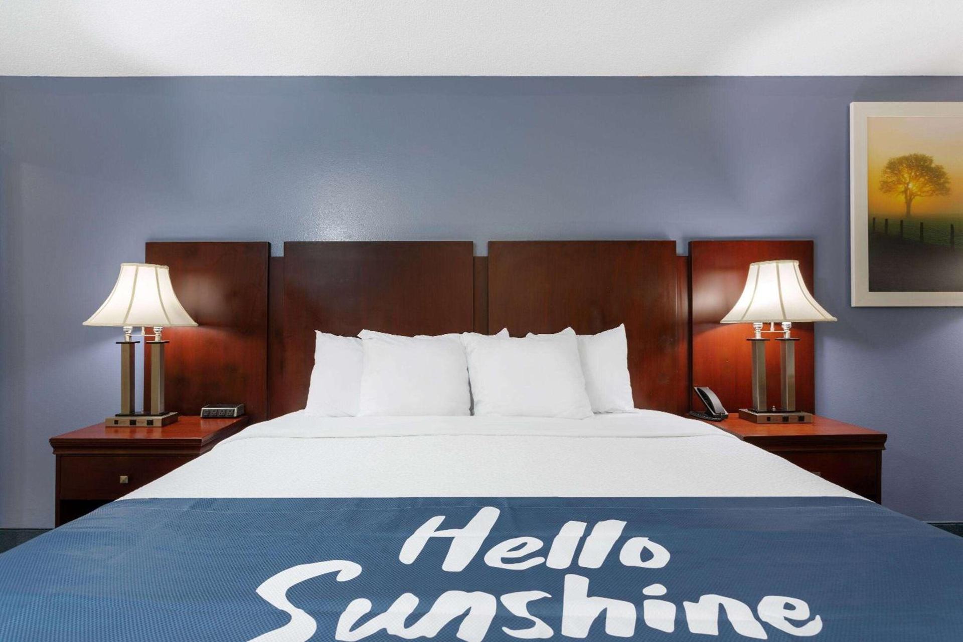 Days Inn by Wyndham Chipley photo 30