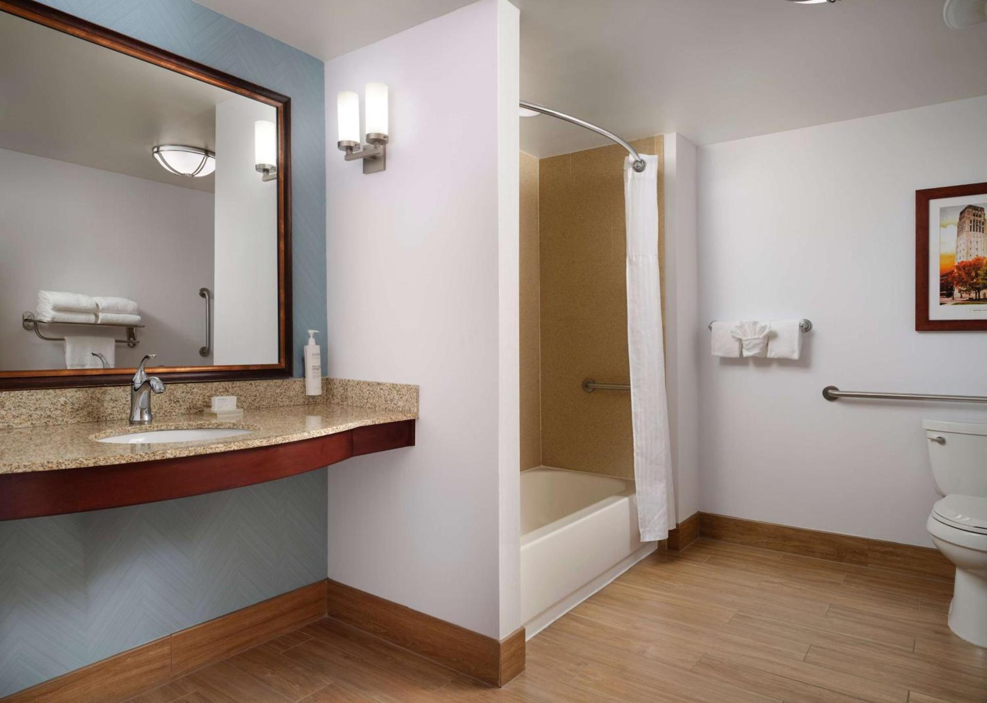 Hilton Garden Inn Ann Arbor photo 17