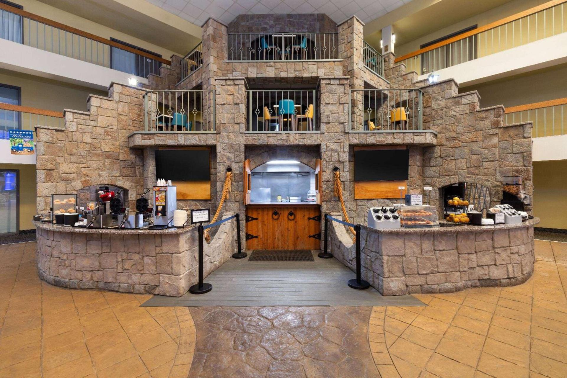 Baymont by Wyndham Shakopee photo 7