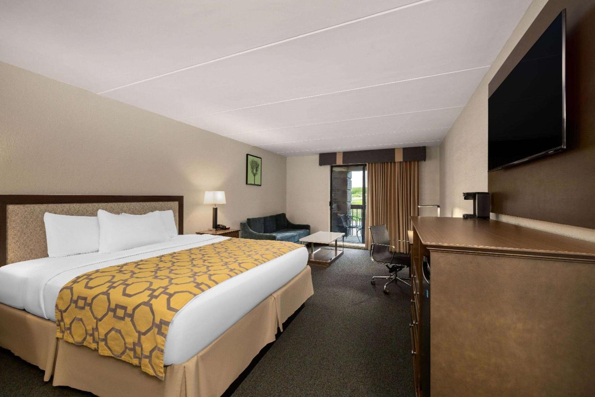Baymont by Wyndham Shakopee photo 12