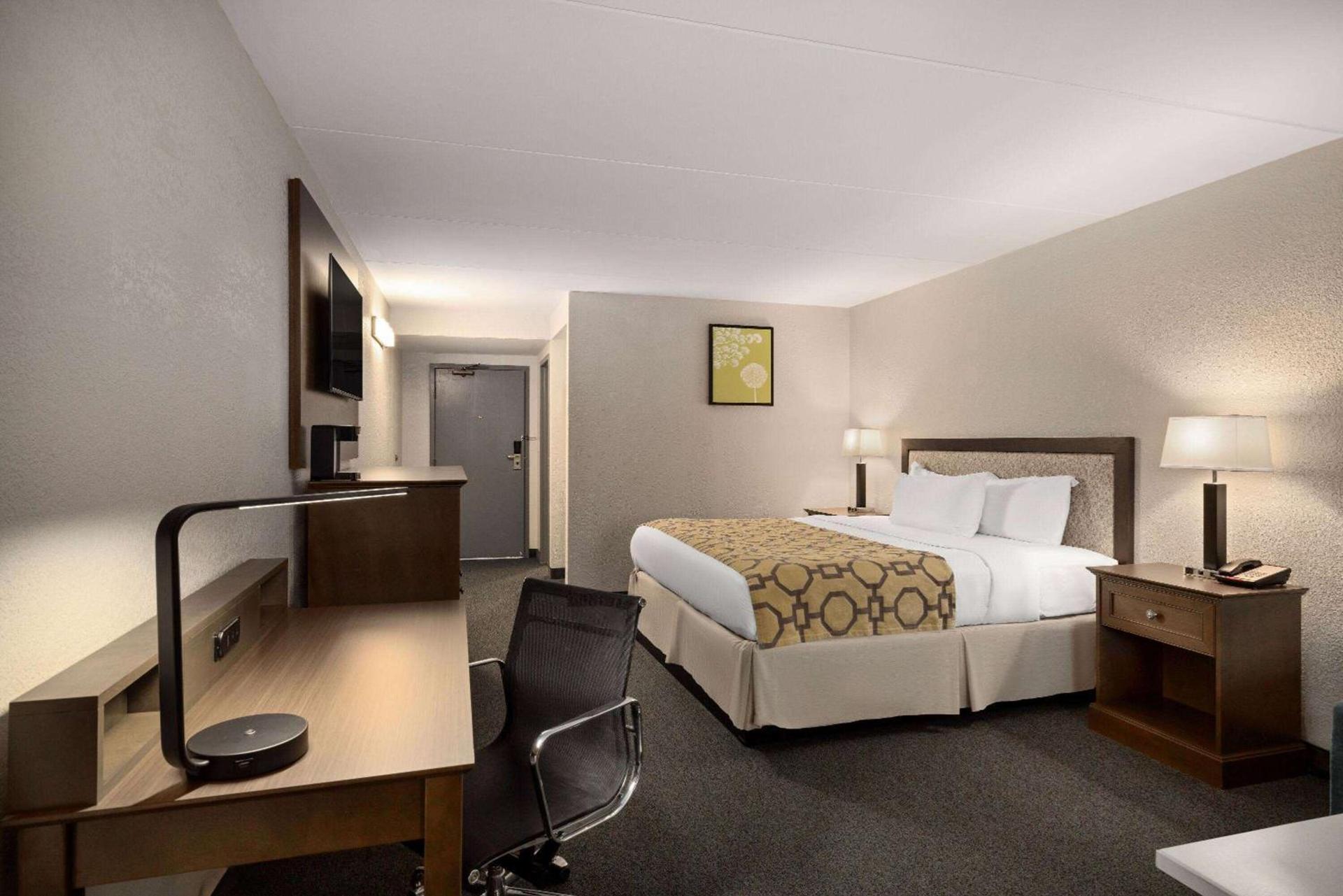 Baymont by Wyndham Shakopee photo 14