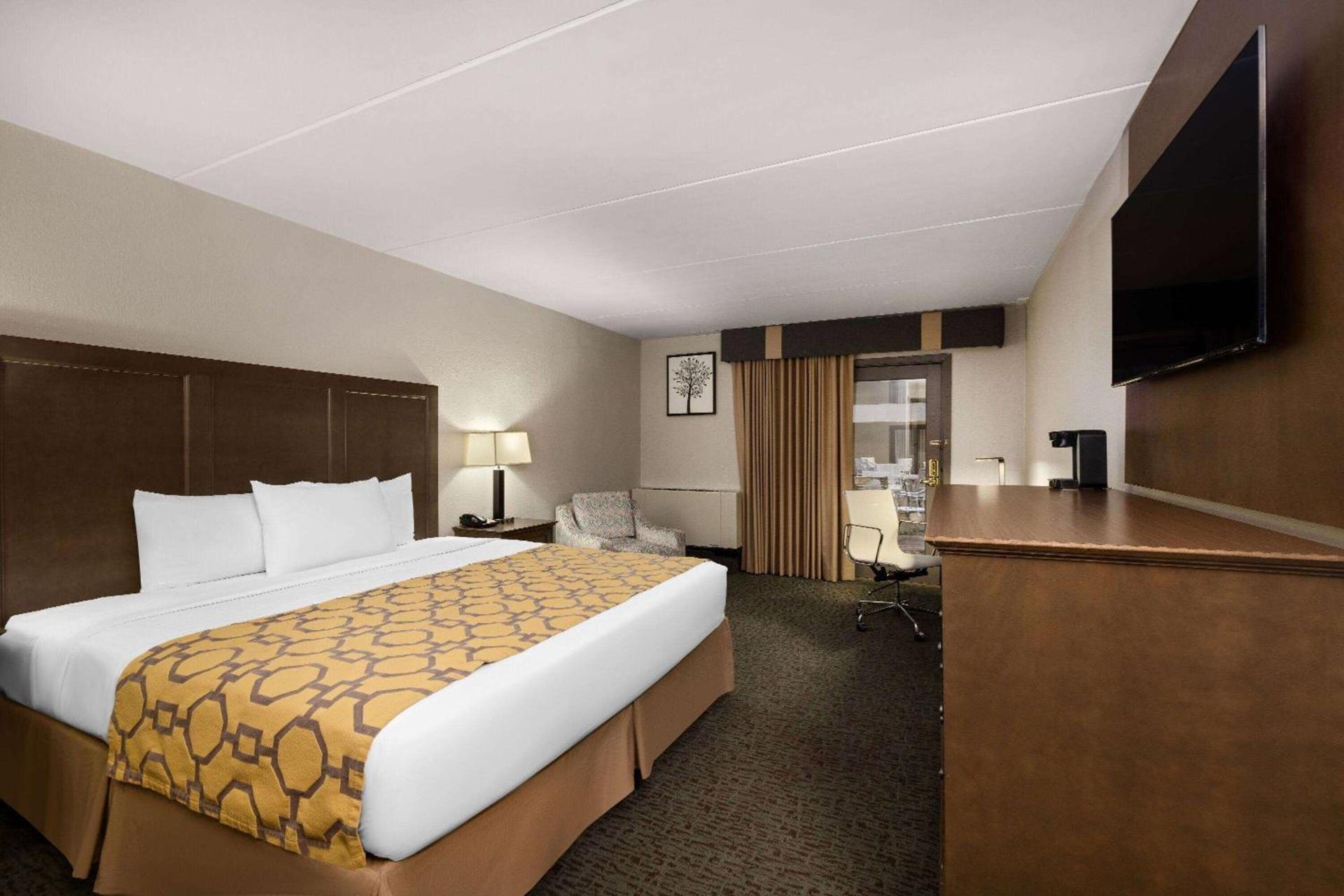 Baymont by Wyndham Shakopee photo 15