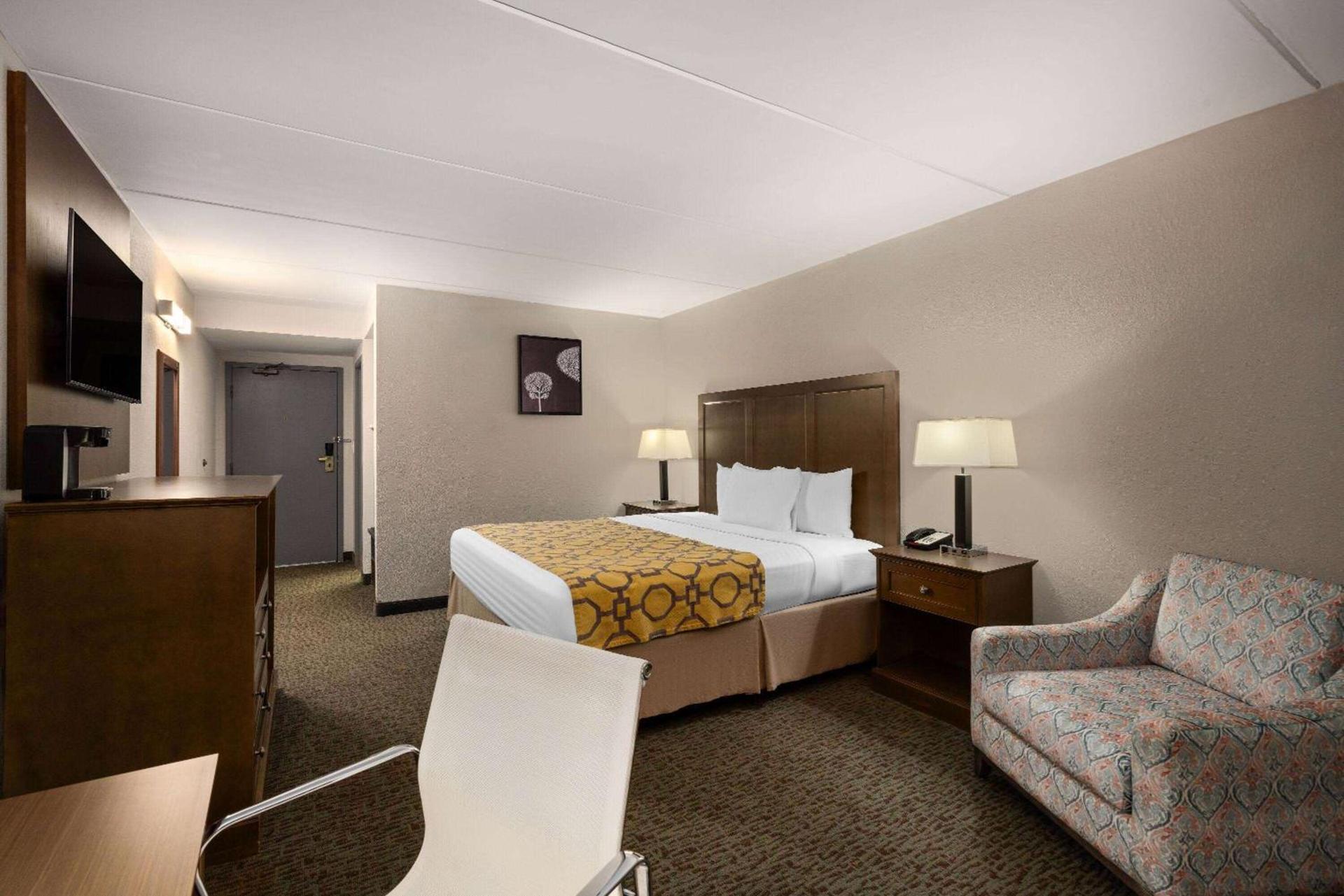 Baymont by Wyndham Shakopee photo 16