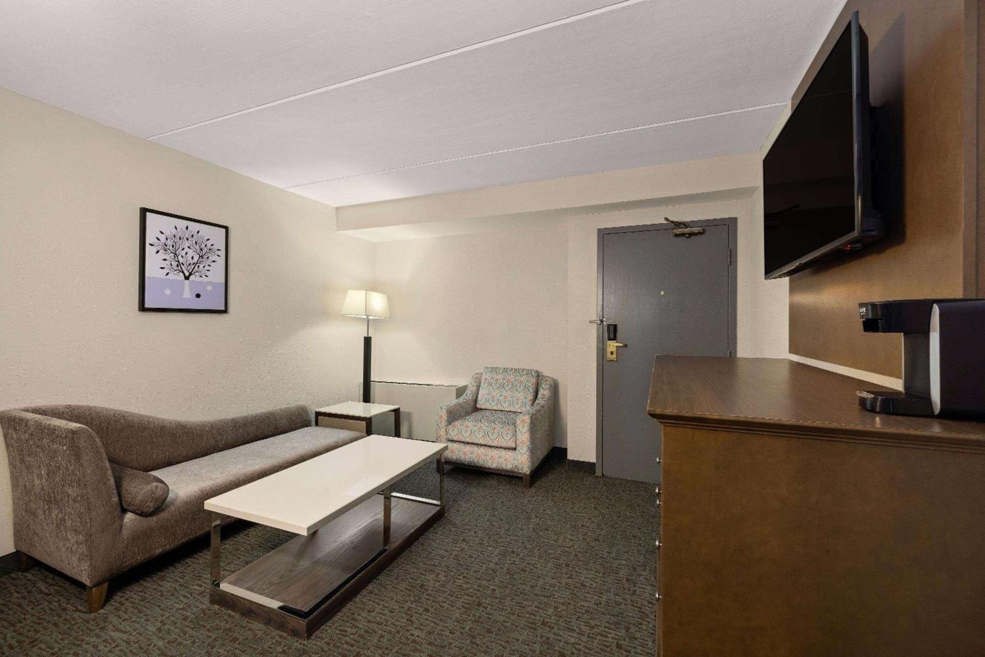 Baymont by Wyndham Shakopee photo 19
