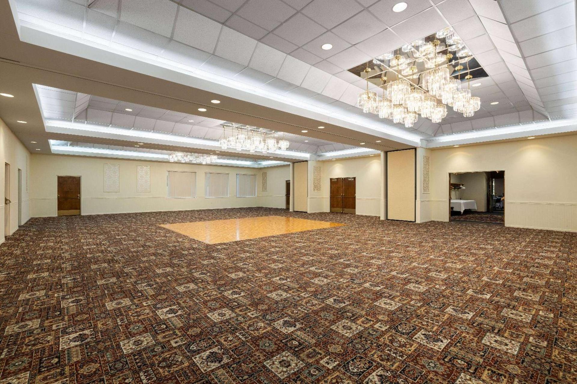 Baymont by Wyndham Shakopee photo 26