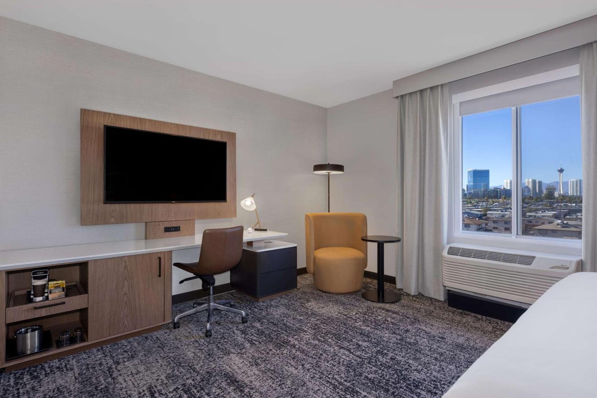 DoubleTree by Hilton Las Vegas East Flamingo photo 14