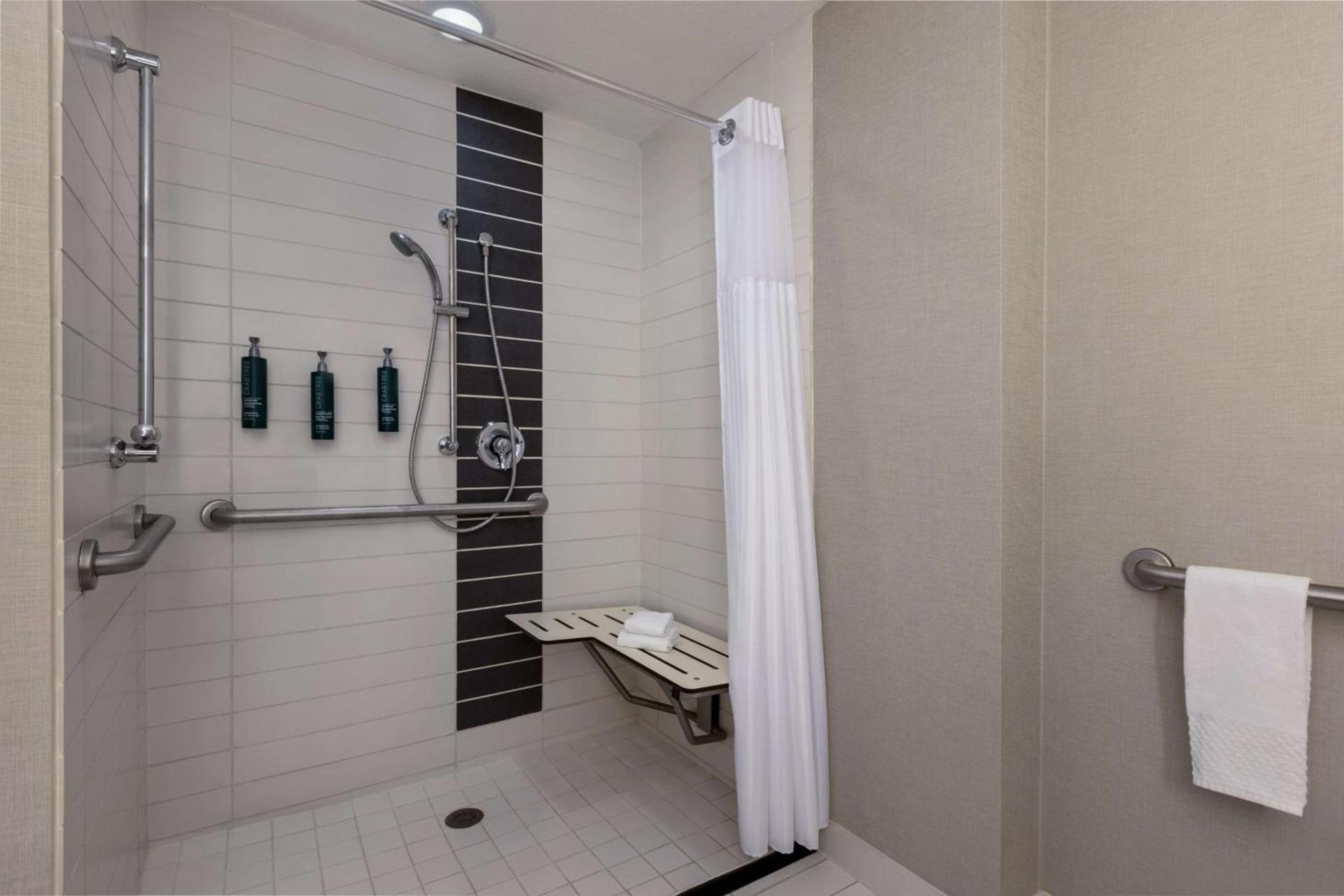 DoubleTree by Hilton Las Vegas East Flamingo photo 22