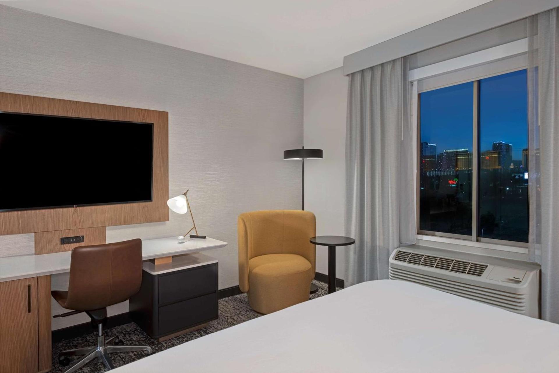 DoubleTree by Hilton Las Vegas East Flamingo photo 24