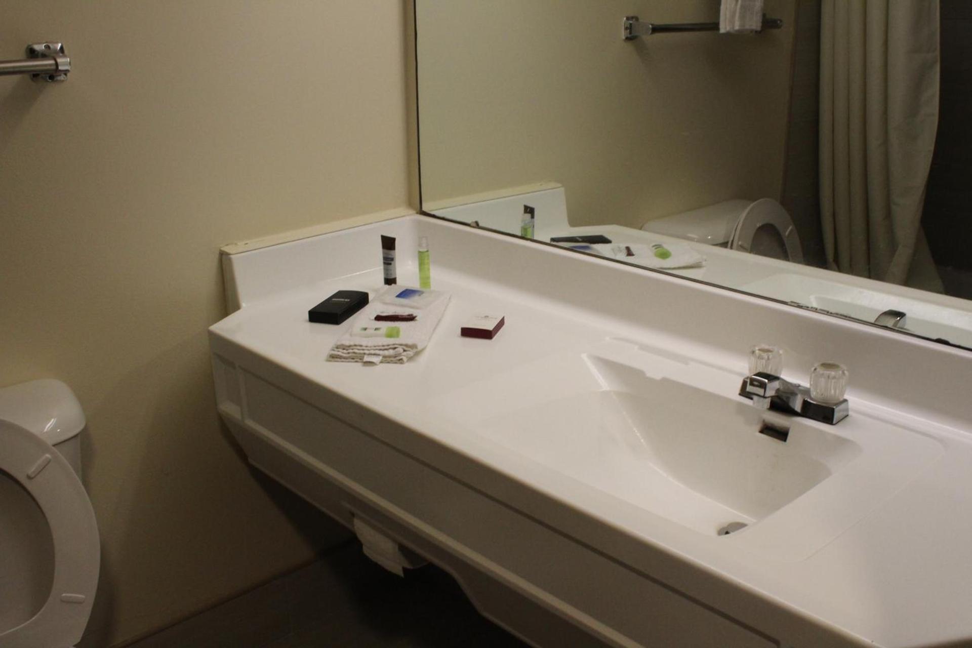 Bellevue Hotel and Suites photo 75
