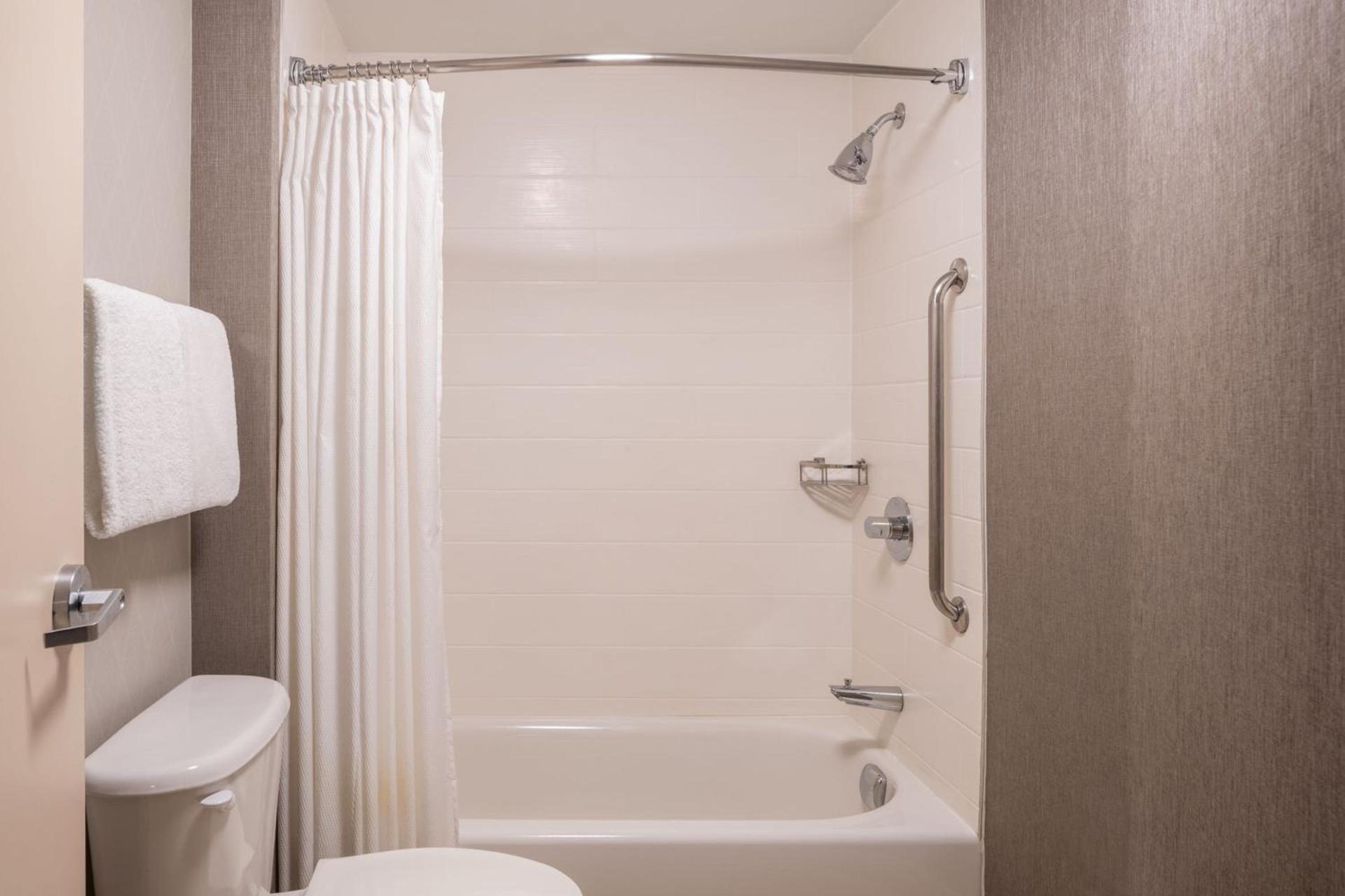 SpringHill Suites West Mifflin photo 13