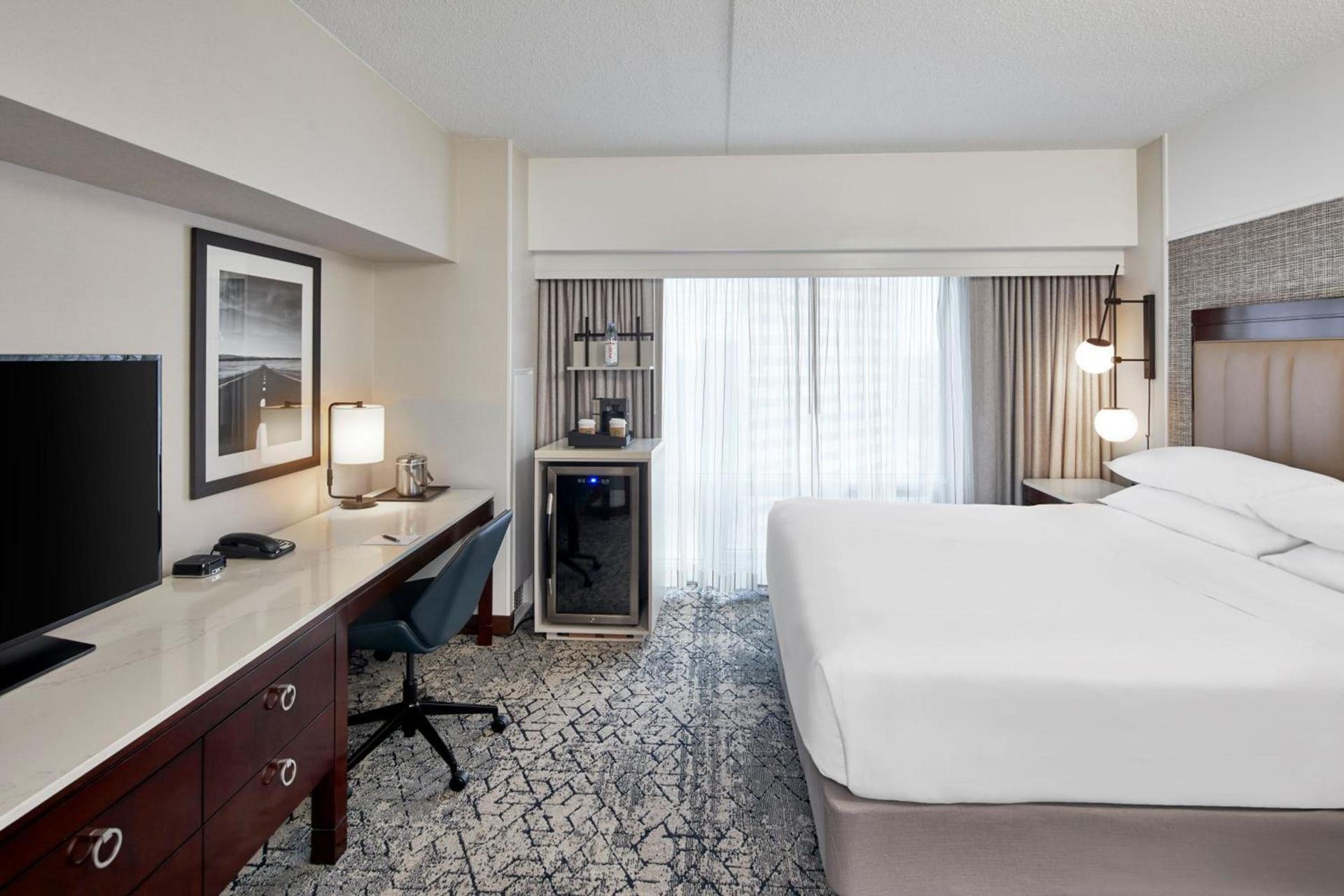 Sheraton Indianapolis Hotel at Keystone Crossing photo 8