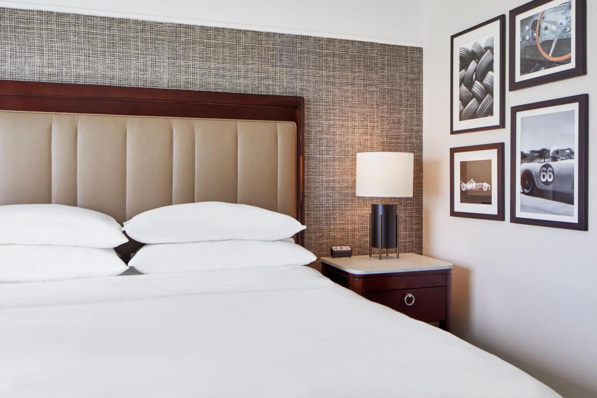 Sheraton Indianapolis Hotel at Keystone Crossing photo 9
