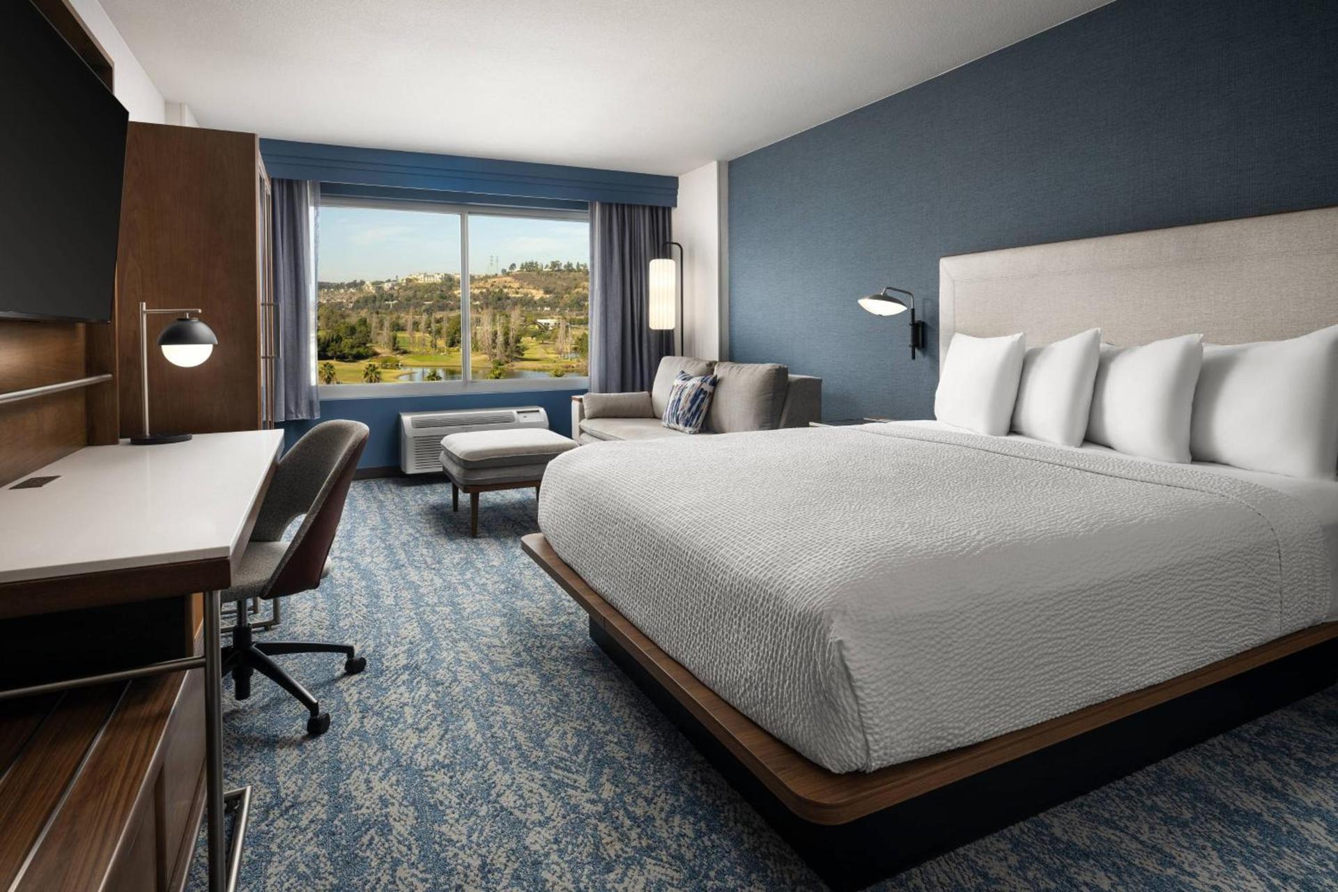 Courtyard by Marriott San Diego Mission Valley/Hotel Circle photo 8