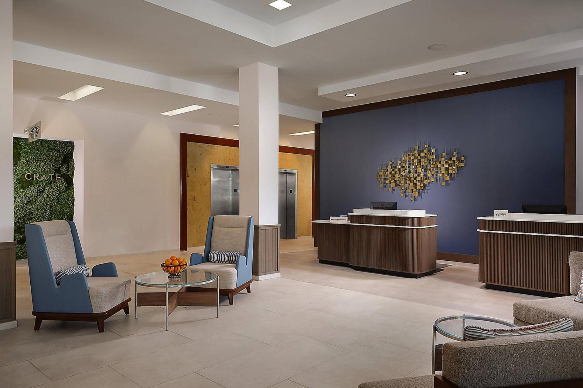 Courtyard by Marriott San Diego Mission Valley/Hotel Circle photo 2