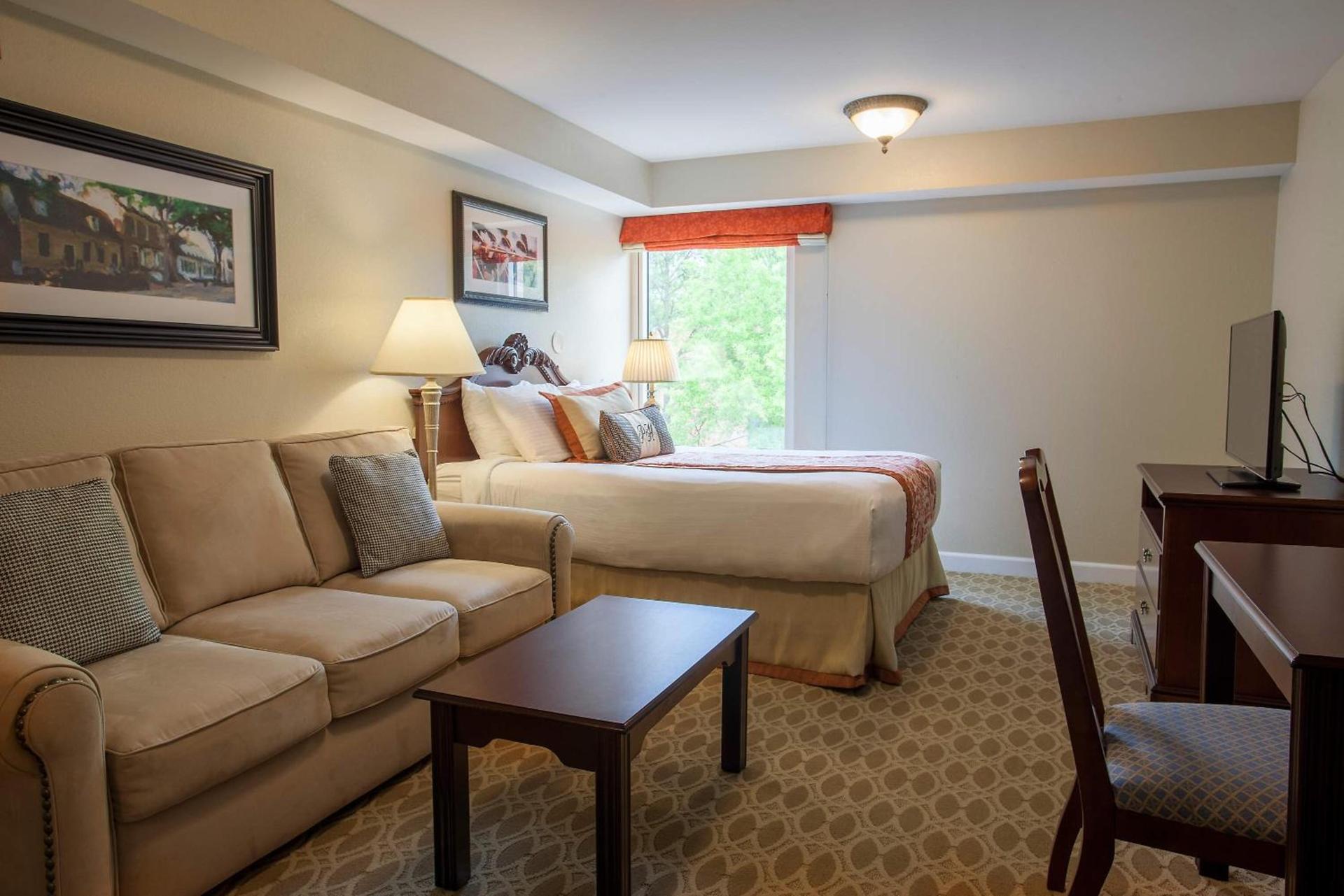 Bluegreen Vacations Patrick Henry Square, an Ascend Collection Resort photo 33