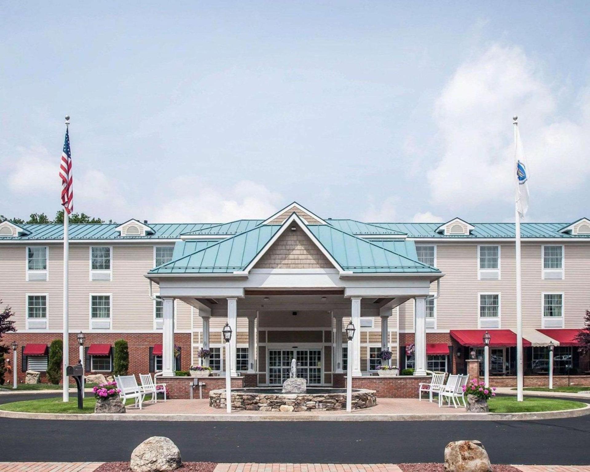 Comfort Inn & Suites Sturbridge-Brimfield — hotel in Sturbridge