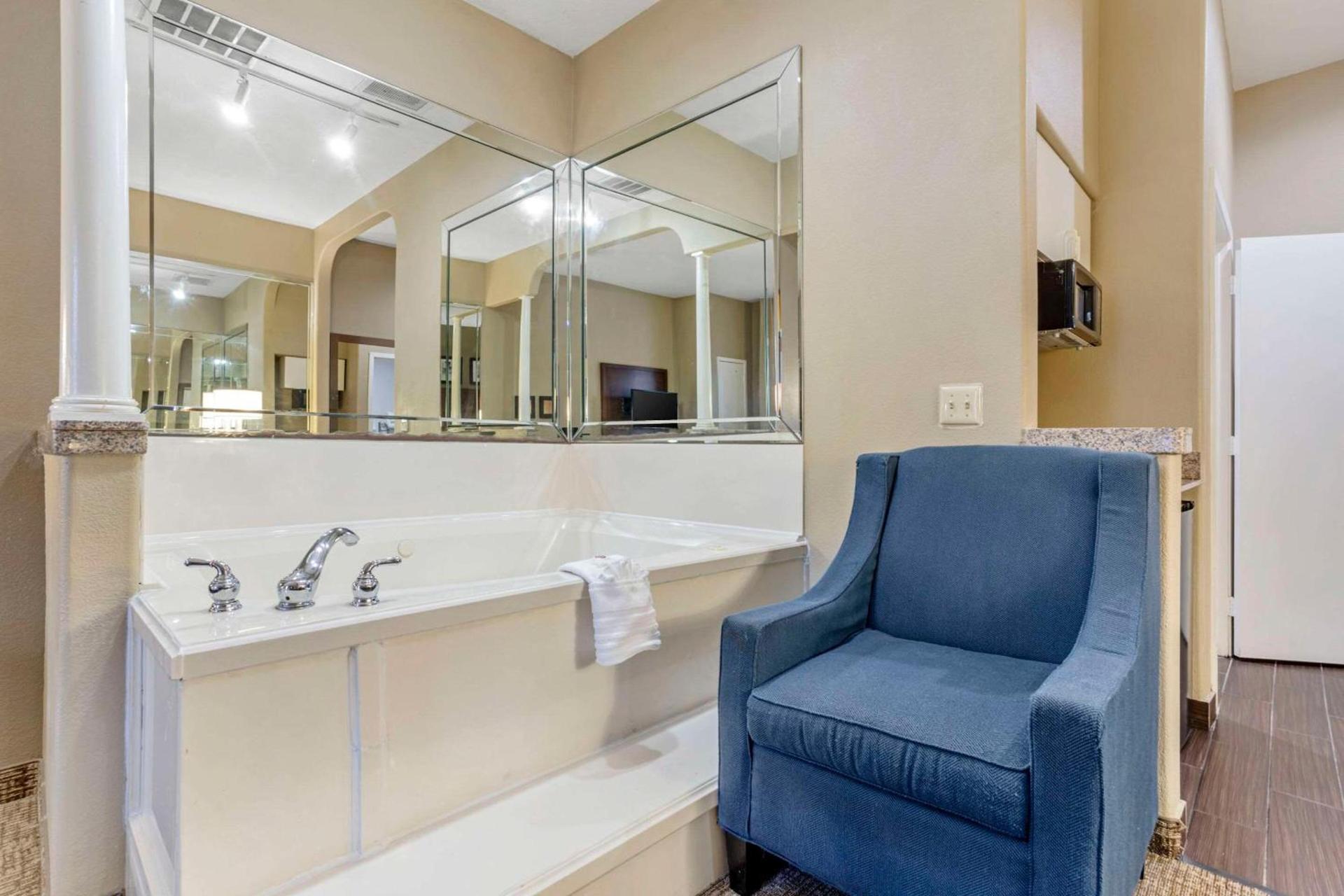 Comfort Suites Houston NW - Vintage Park photo 14