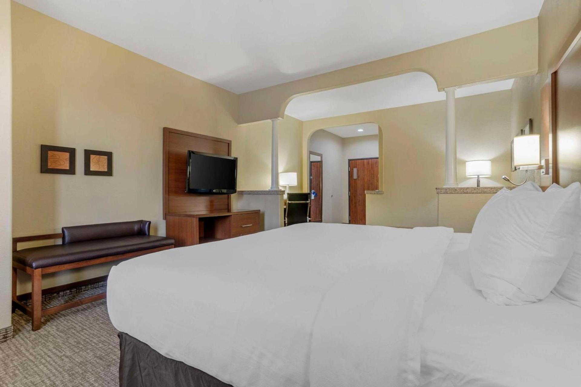 Comfort Suites Houston NW - Vintage Park photo 17