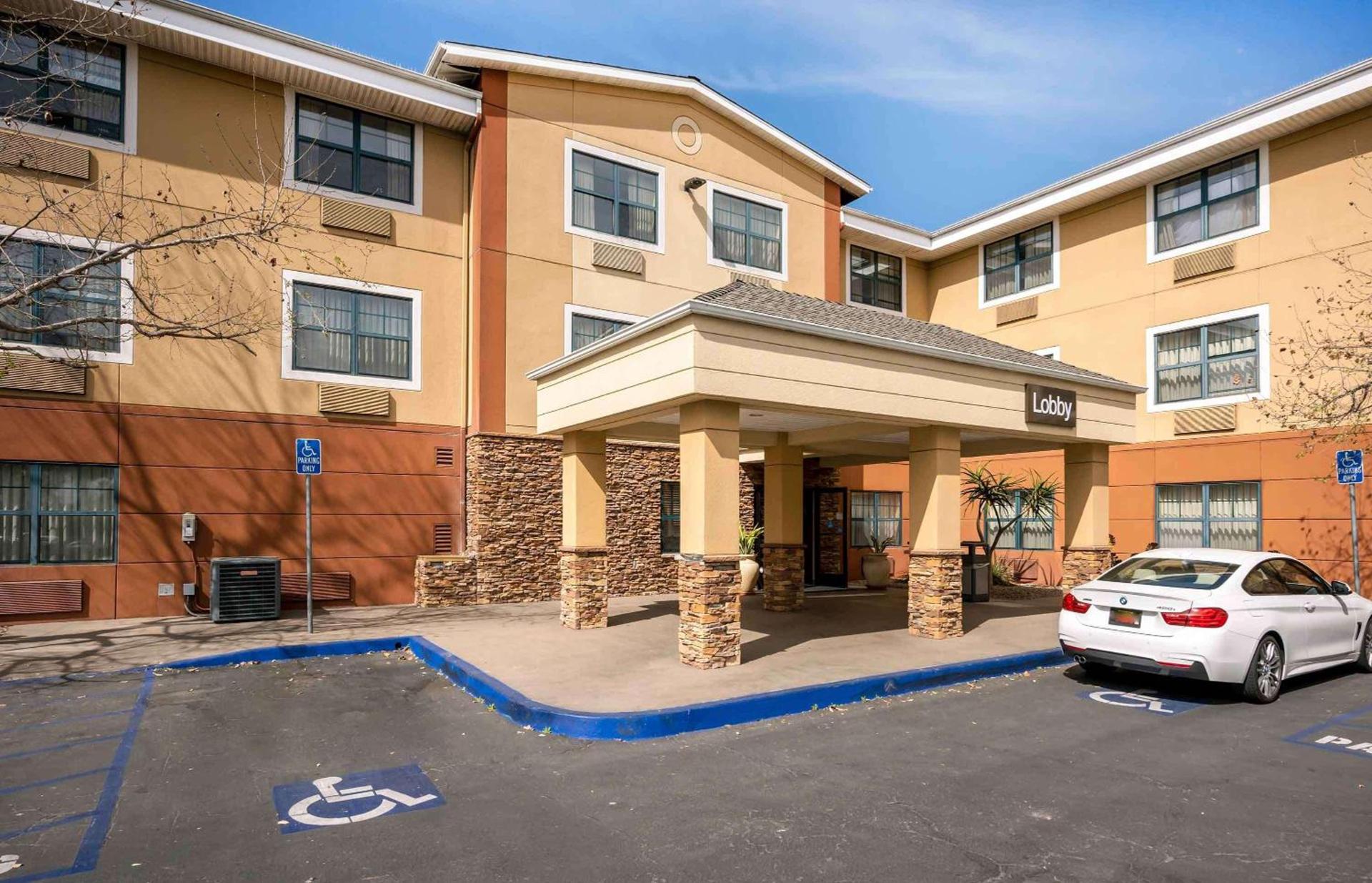 Extended Stay America Suites - Santa Barbara - Calle Real photo 3