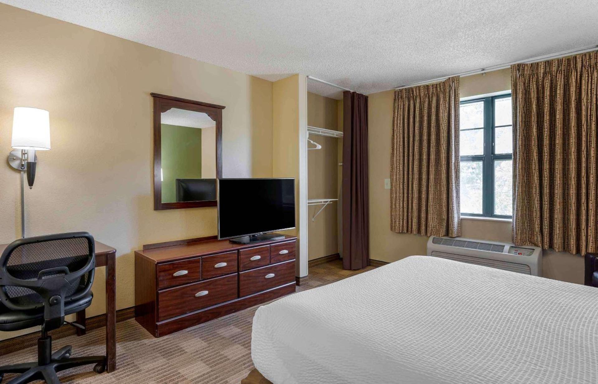 Extended Stay America Suites - Santa Barbara - Calle Real photo 13
