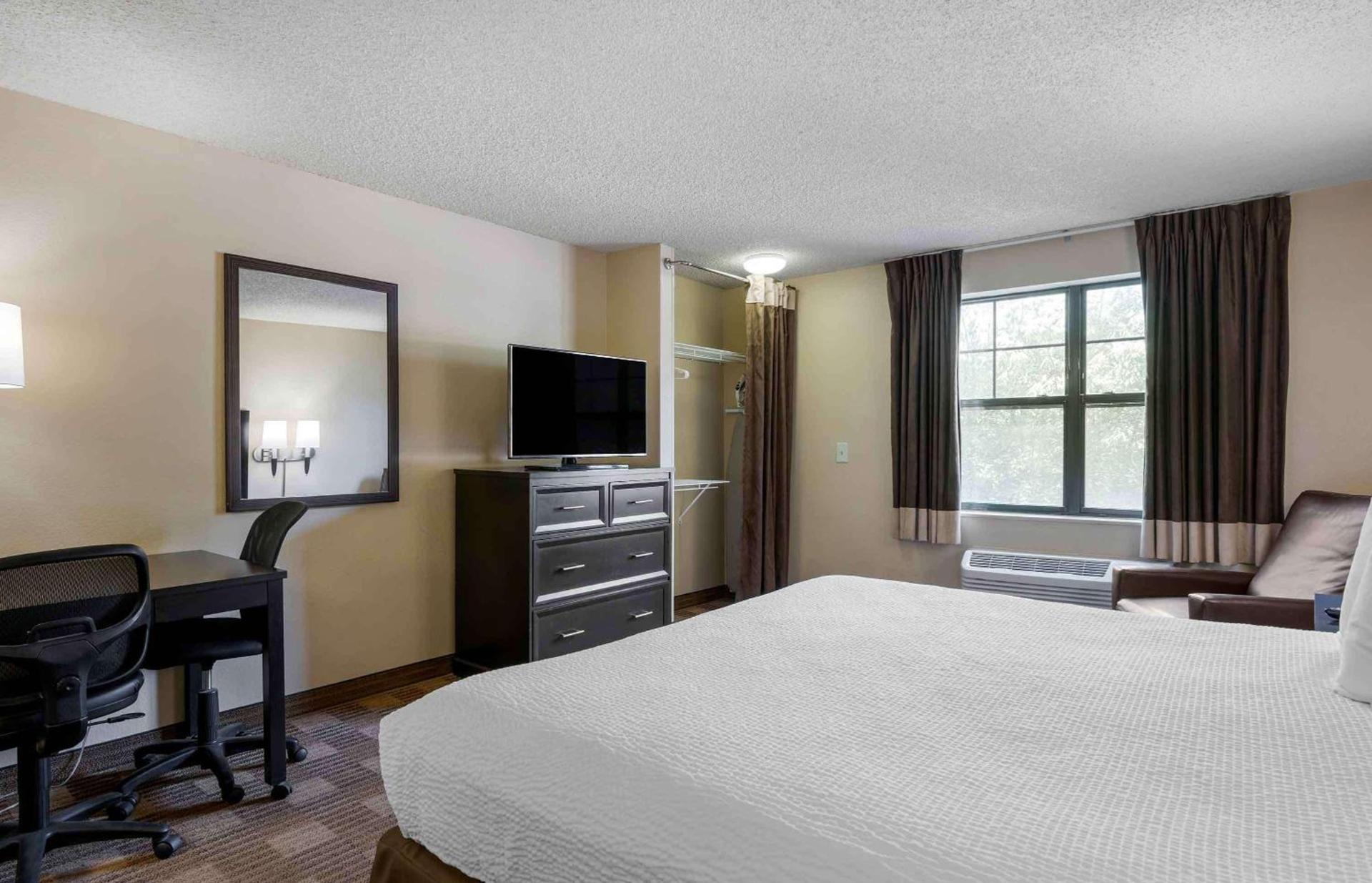 Extended Stay America Suites - Santa Barbara - Calle Real photo 19