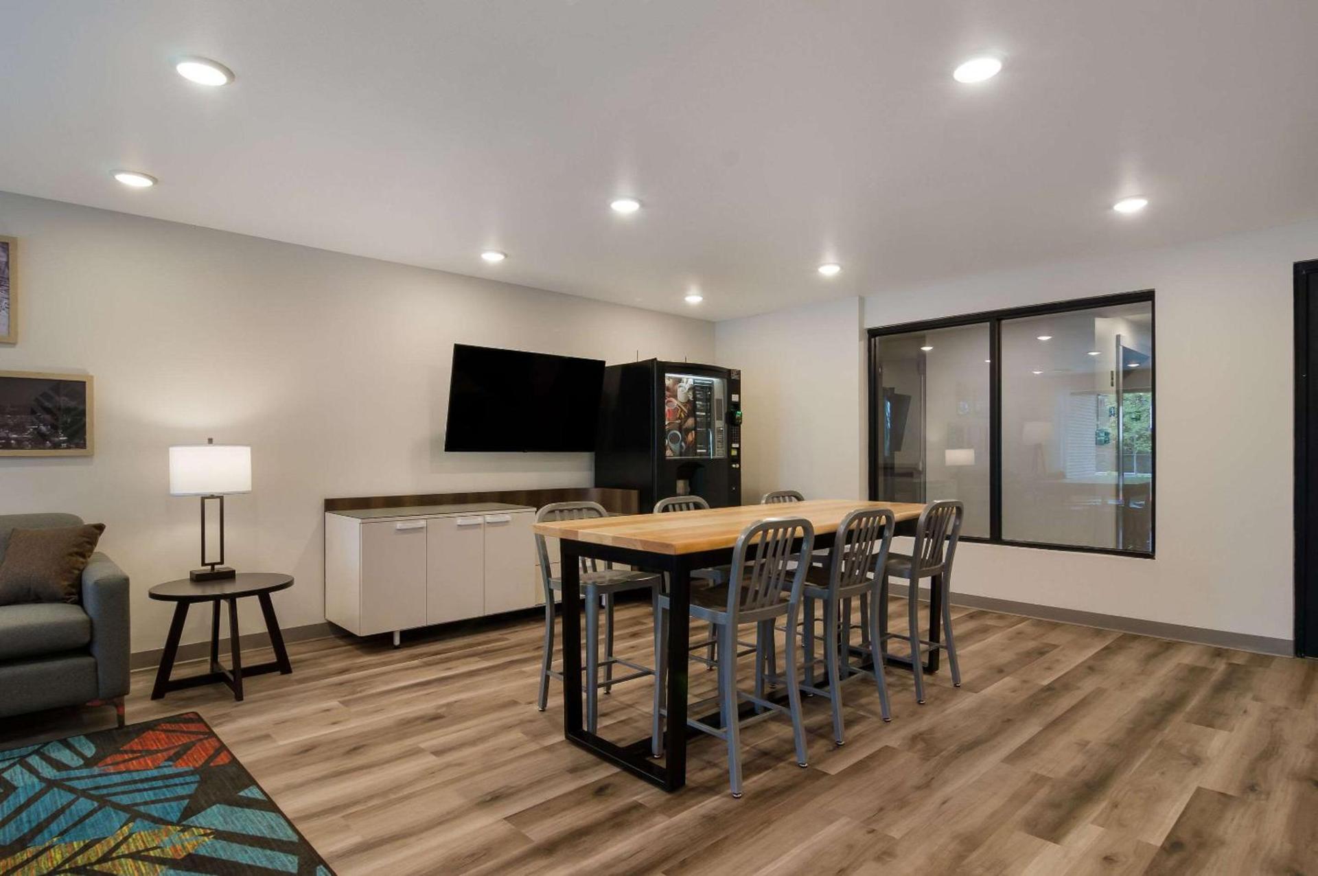 WoodSpring Suites Olympia - Lacey photo 6