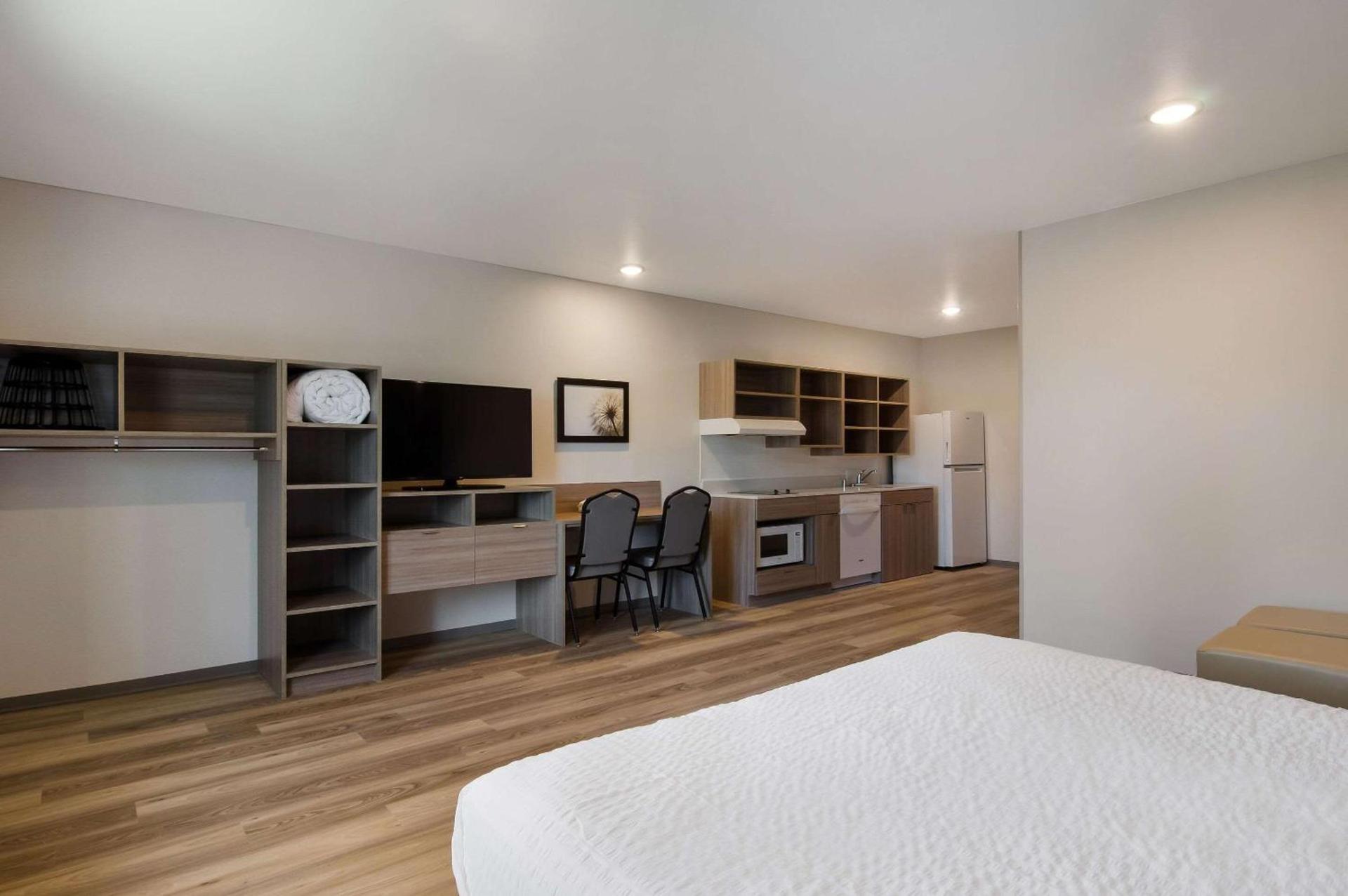 WoodSpring Suites Olympia - Lacey photo 9