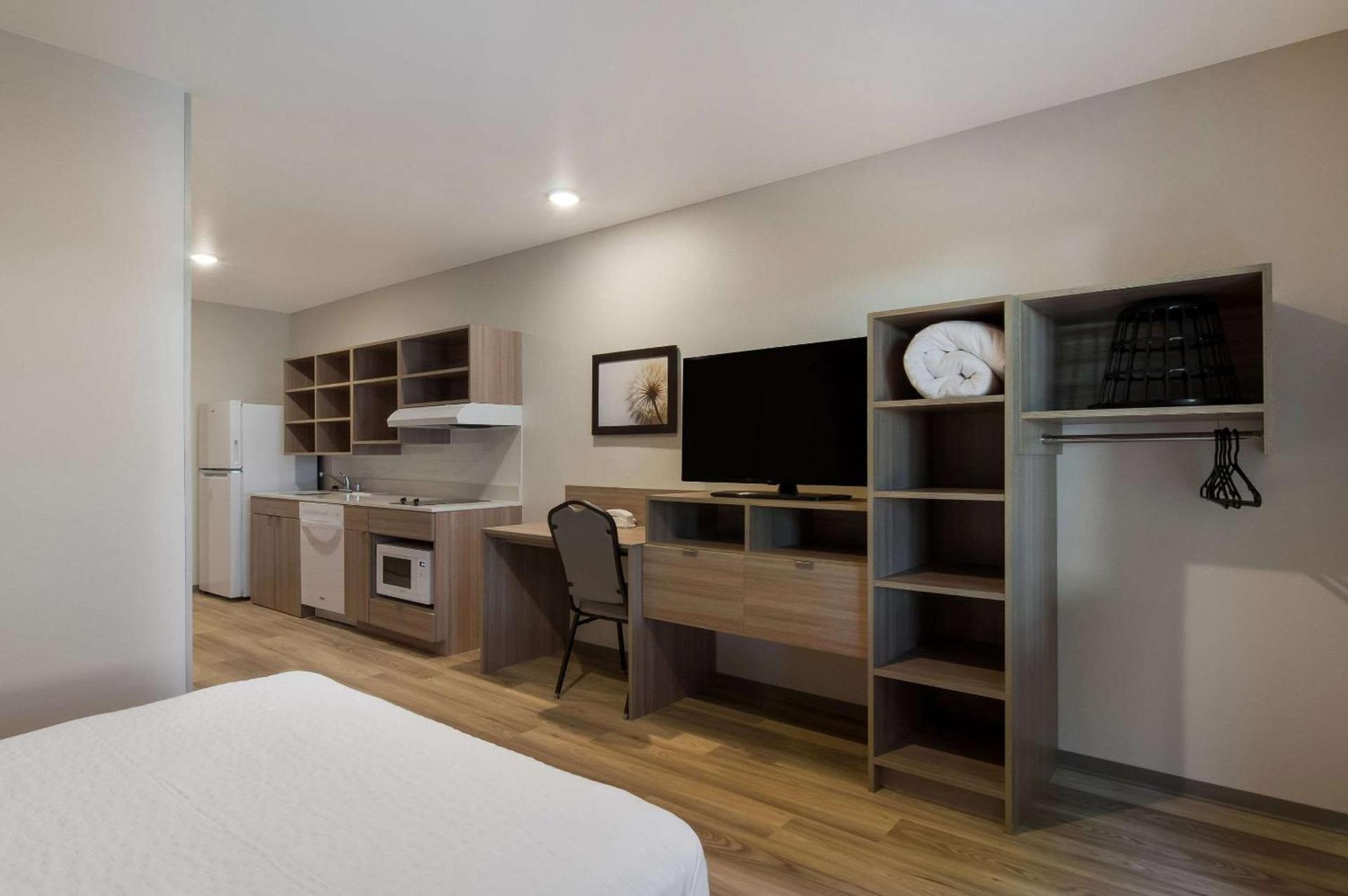 WoodSpring Suites Olympia - Lacey photo 23
