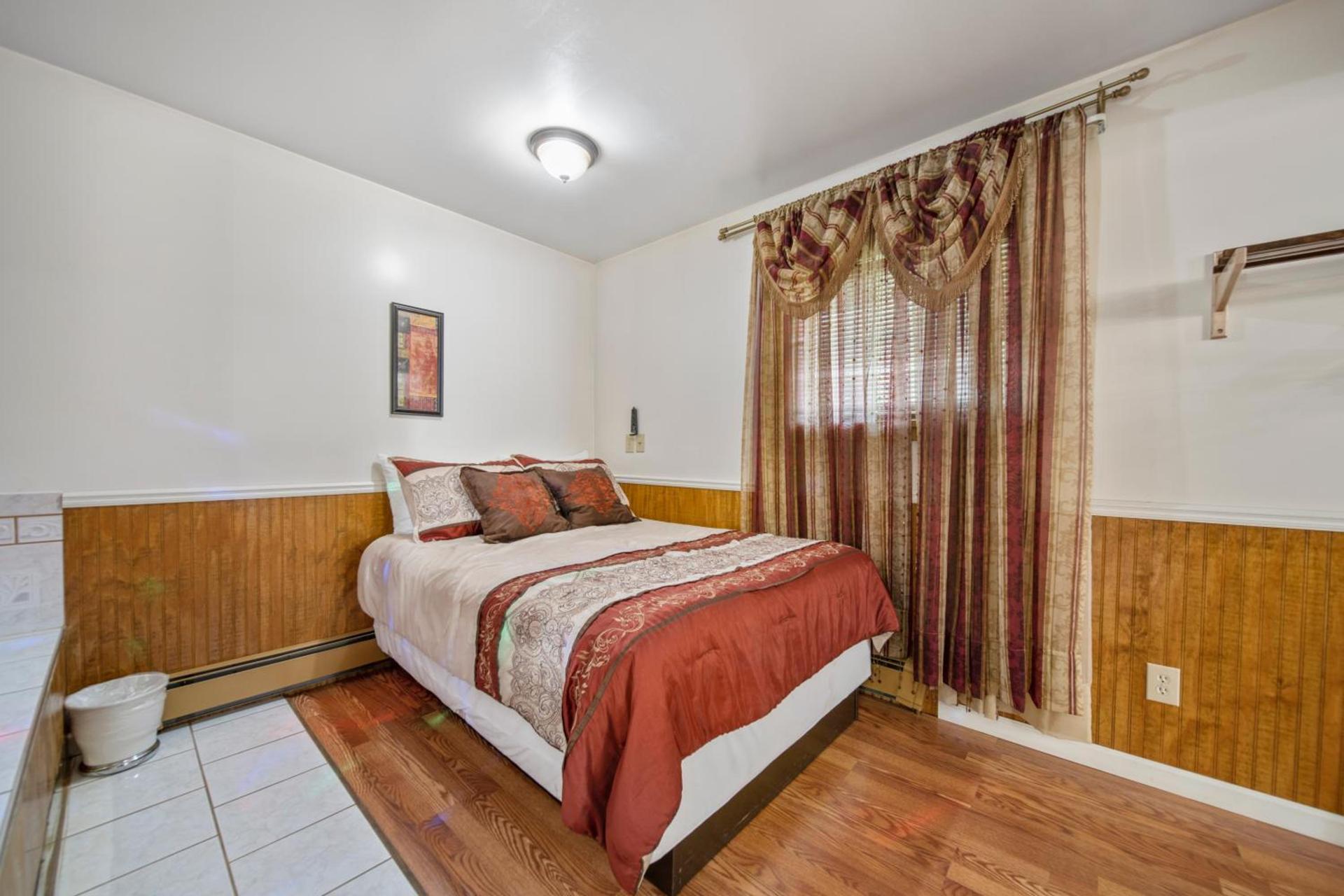 Kingsway Inn photo 14
