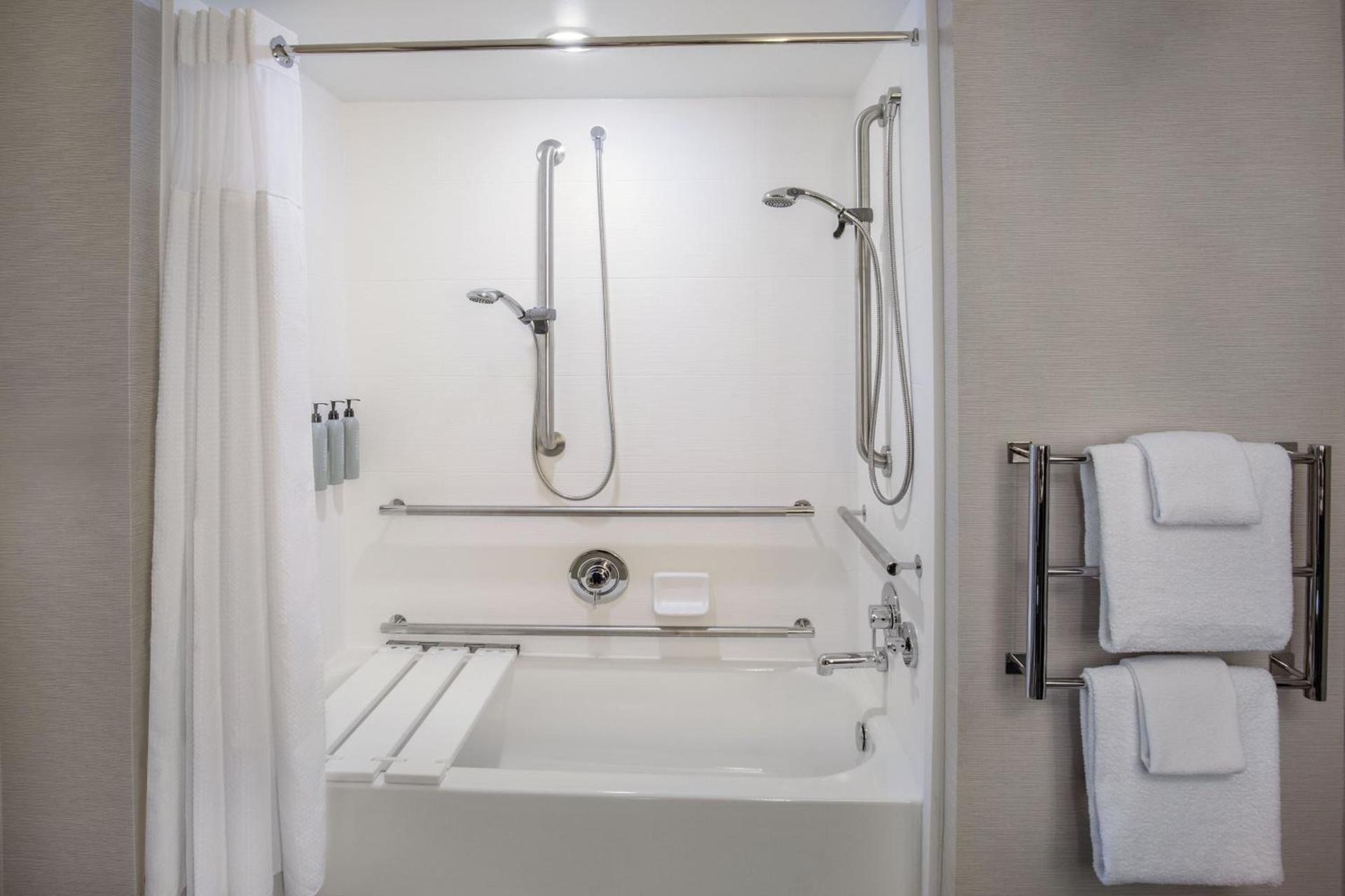 Courtyard by Marriott Boston Billerica Bedford photo 12