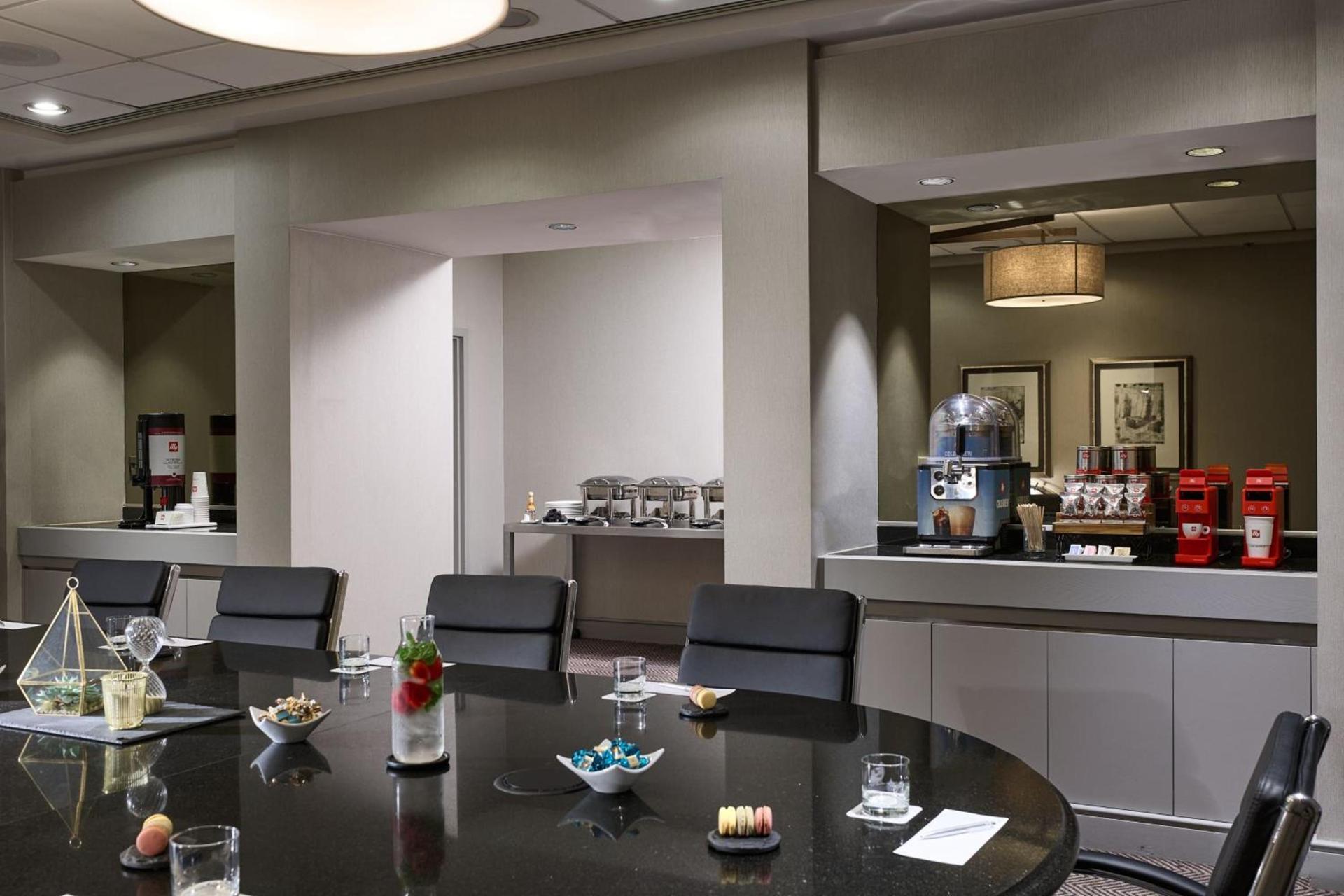 Renaissance Los Angeles Airport Hotel photo 71