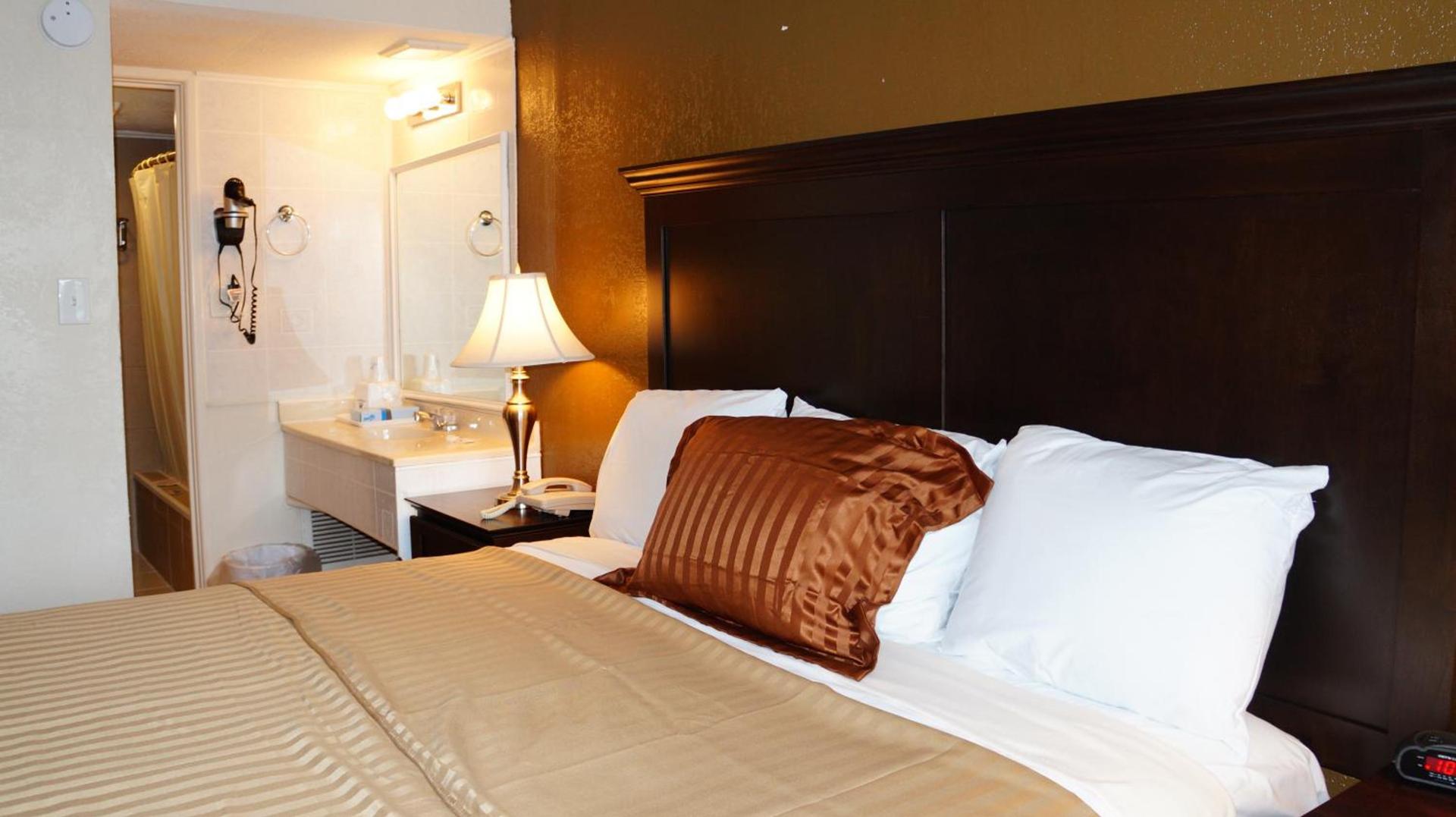 Americas Best Value Inn & Suites Kansas City photo 6