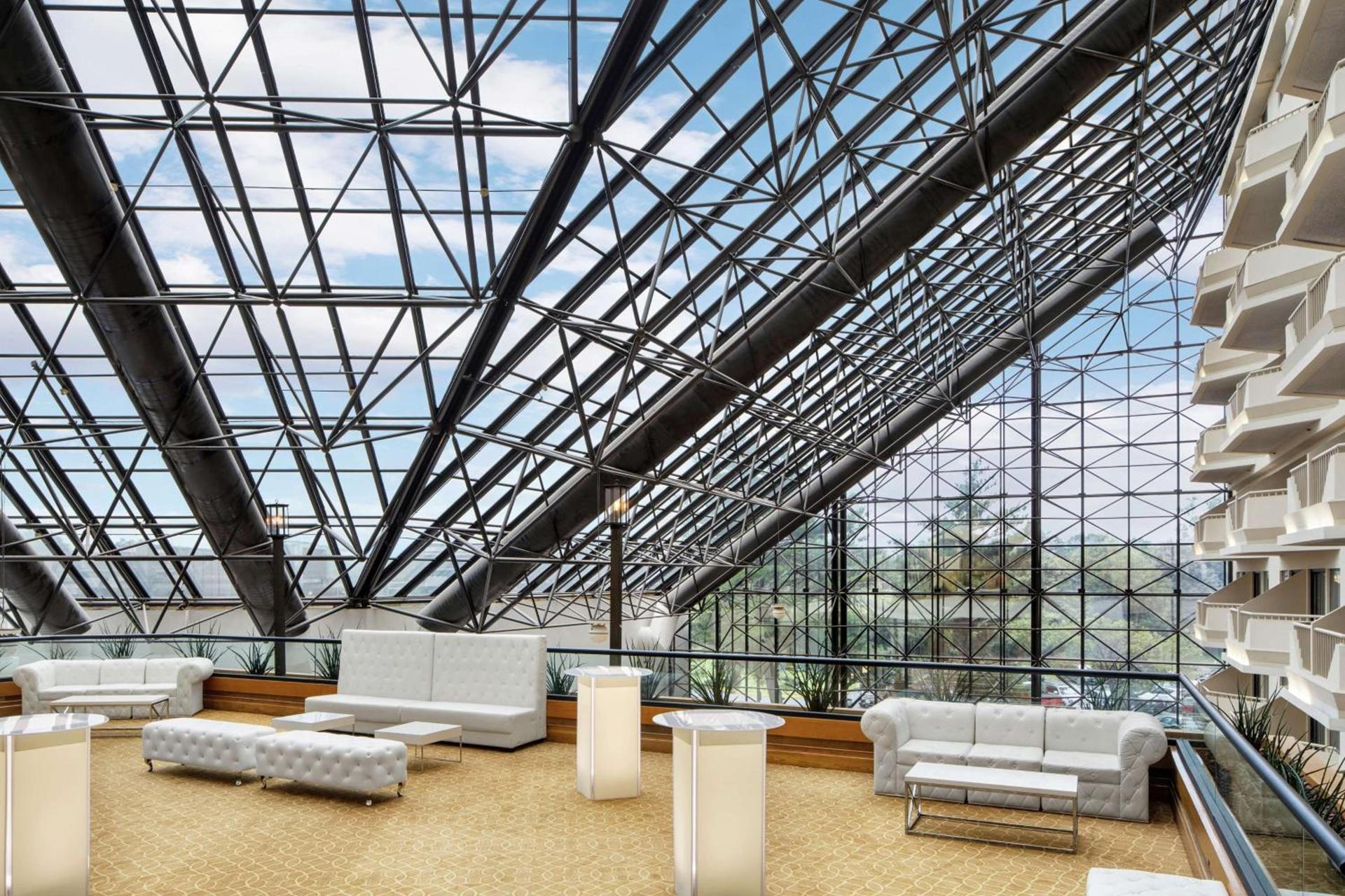DoubleTree by Hilton Hotel Newark Airport photo 6