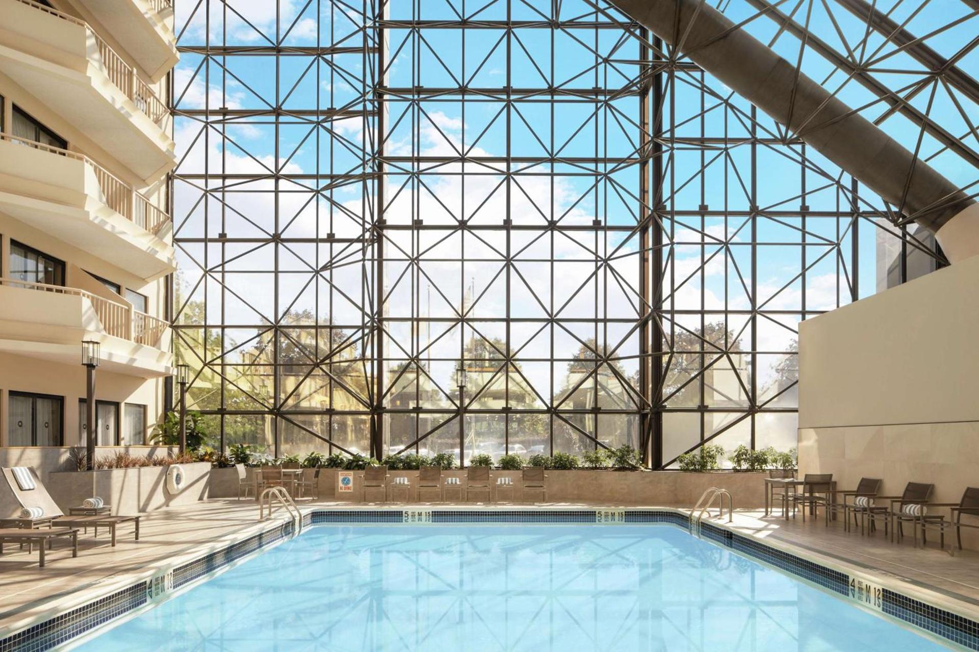 DoubleTree by Hilton Hotel Newark Airport photo 13