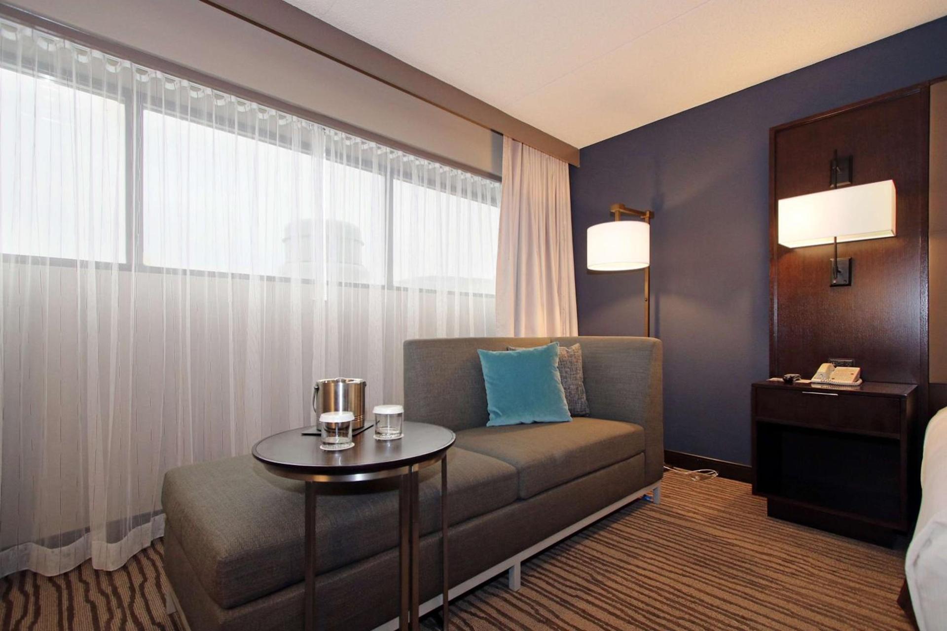 DoubleTree by Hilton Hotel Newark Airport photo 30