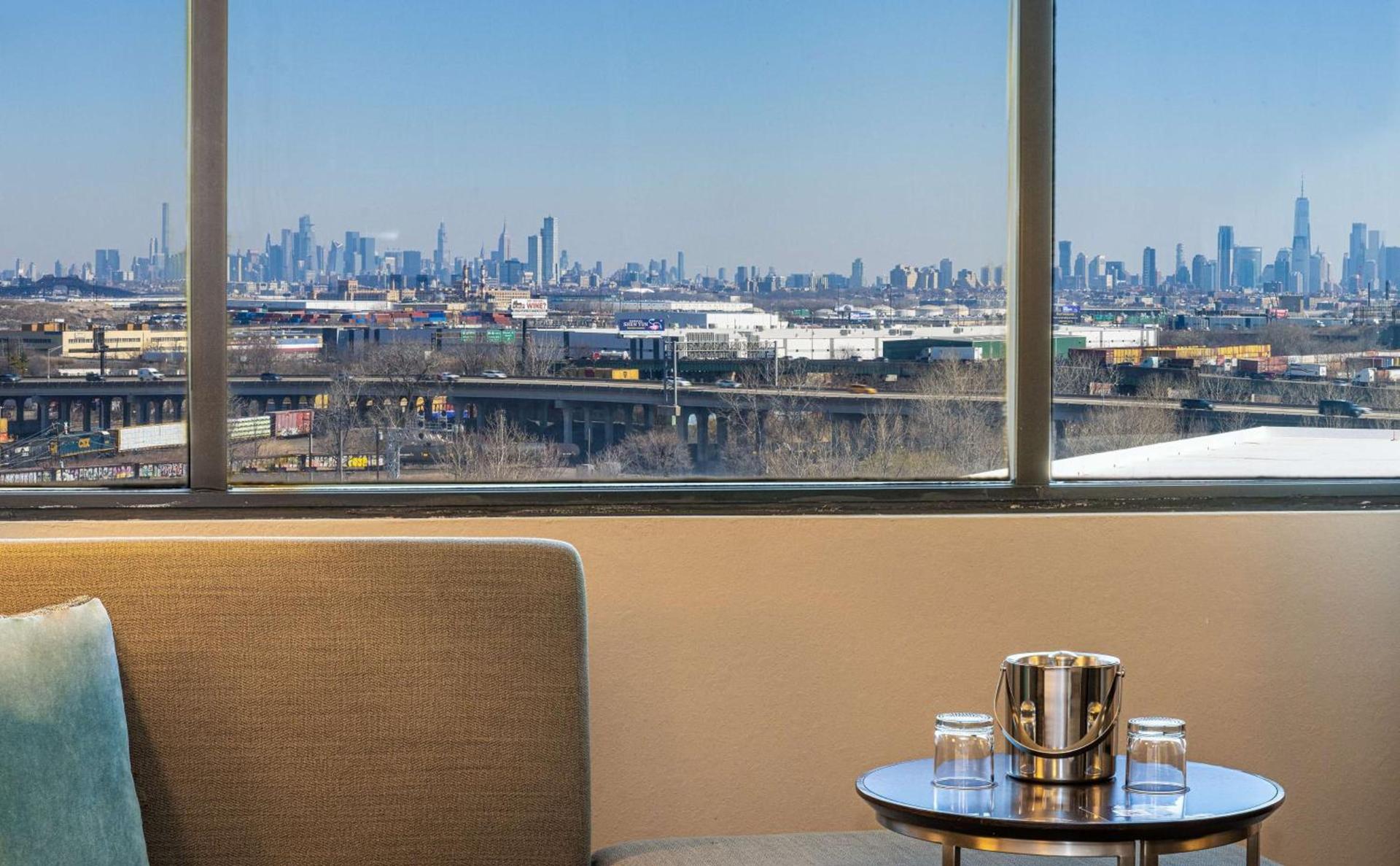 DoubleTree by Hilton Hotel Newark Airport photo 33