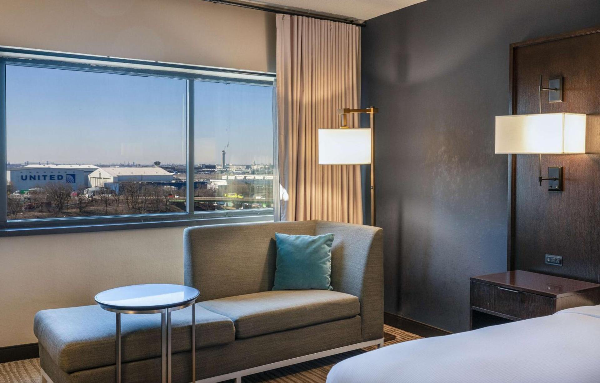 DoubleTree by Hilton Hotel Newark Airport photo 34