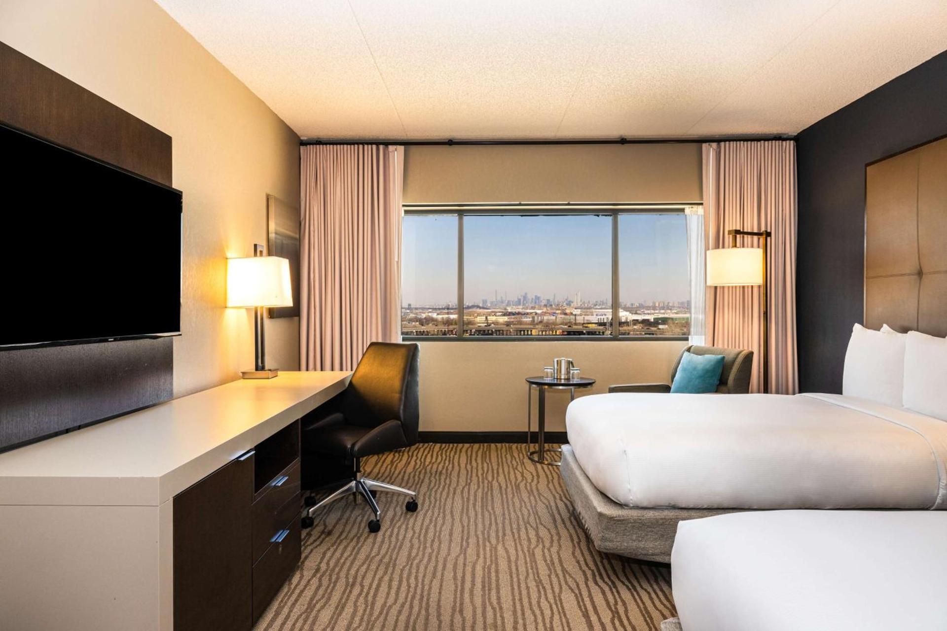 DoubleTree by Hilton Hotel Newark Airport photo 43