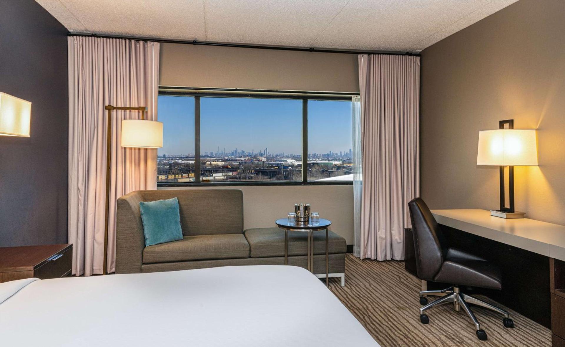 DoubleTree by Hilton Hotel Newark Airport photo 47